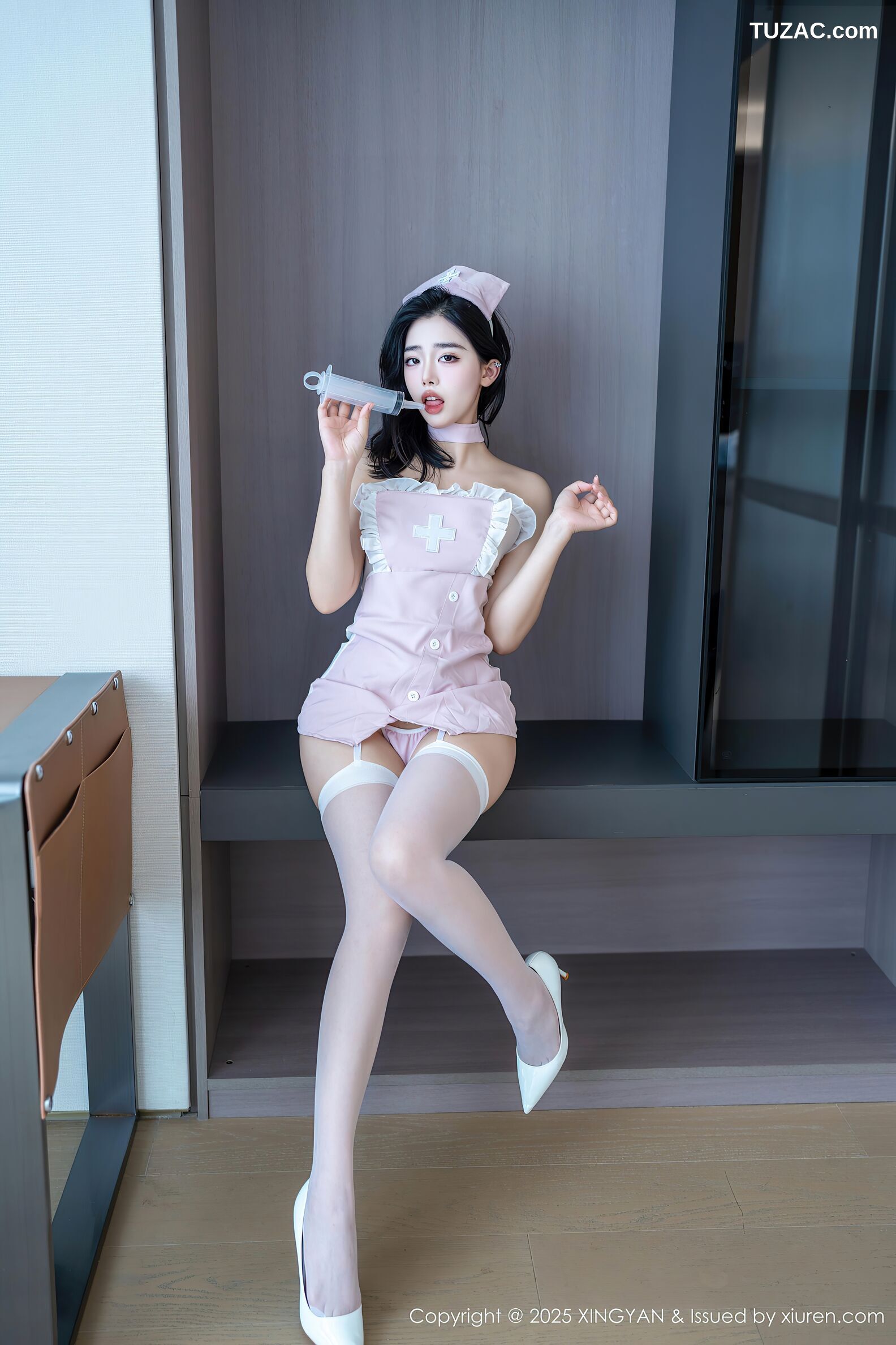 XingYan星颜社-425-阮福福-浅粉情趣护士服白色吊带袜白丝-2025.11.12