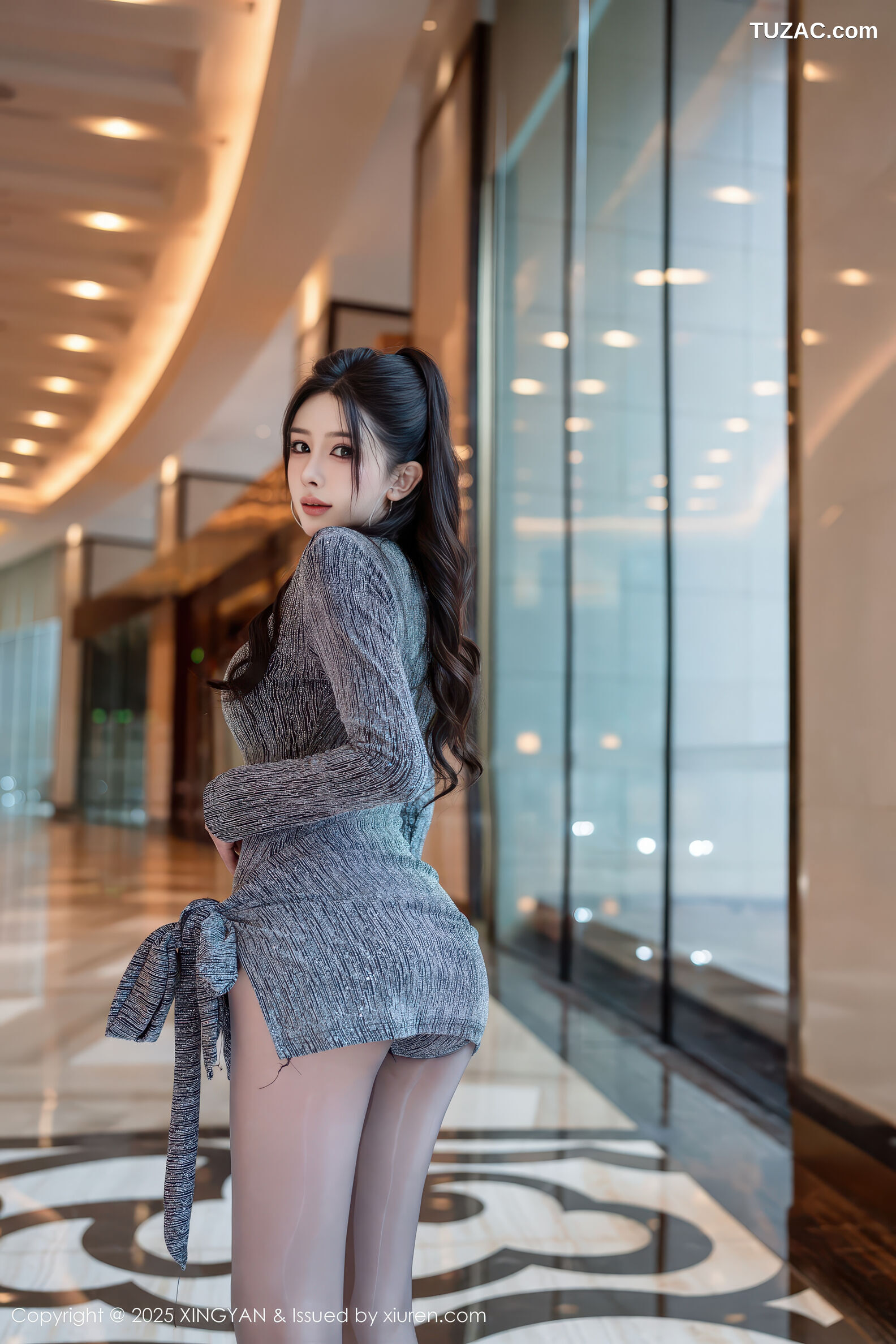 XingYan星颜社-427-李丽莎-灰色连衣短裙黑网内衣爆乳-2025.11.14