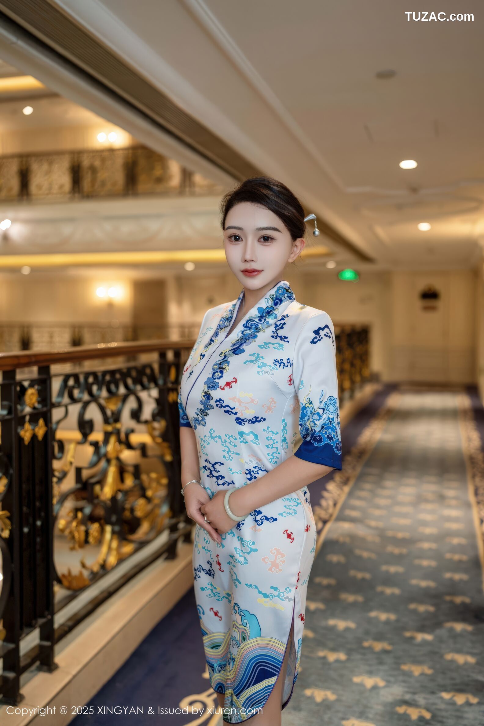 XingYan星颜社-435-李若汐-白色蓝印花旗袍魅惑肉丝-2025.11.27