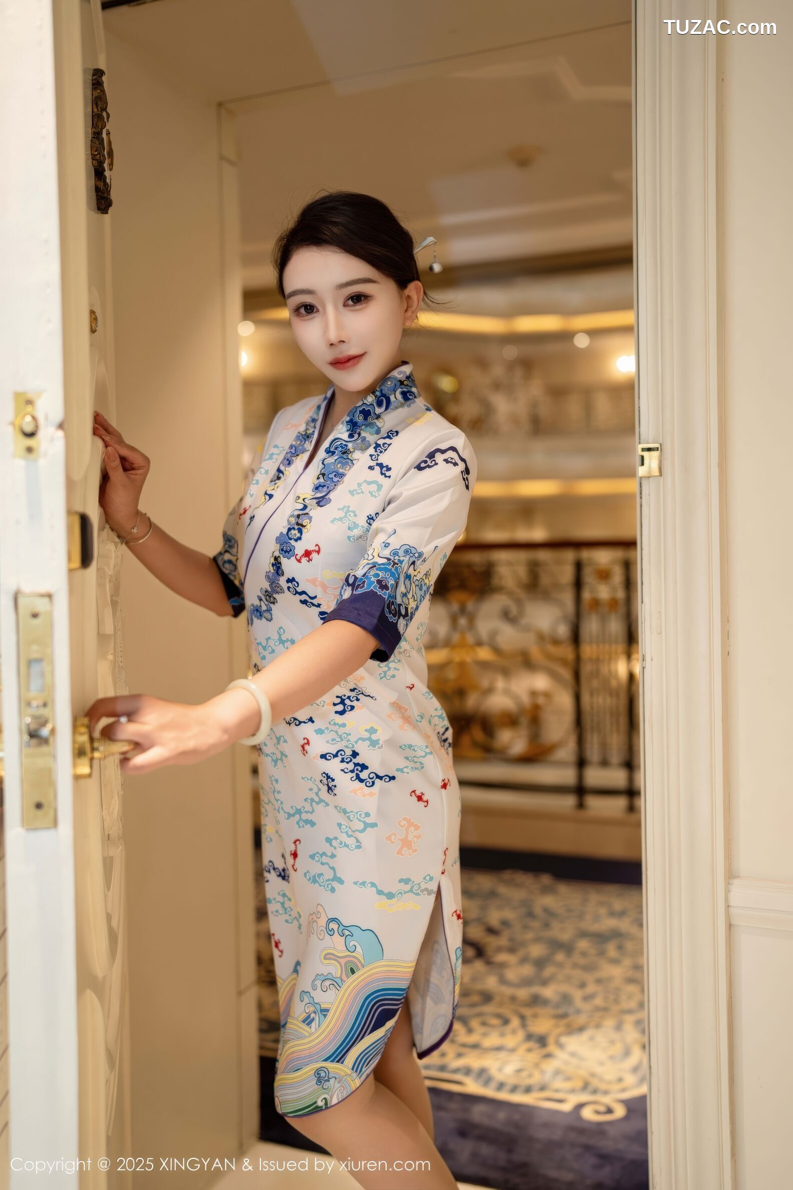 XingYan星颜社-435-李若汐-白色蓝印花旗袍魅惑肉丝-2025.11.27