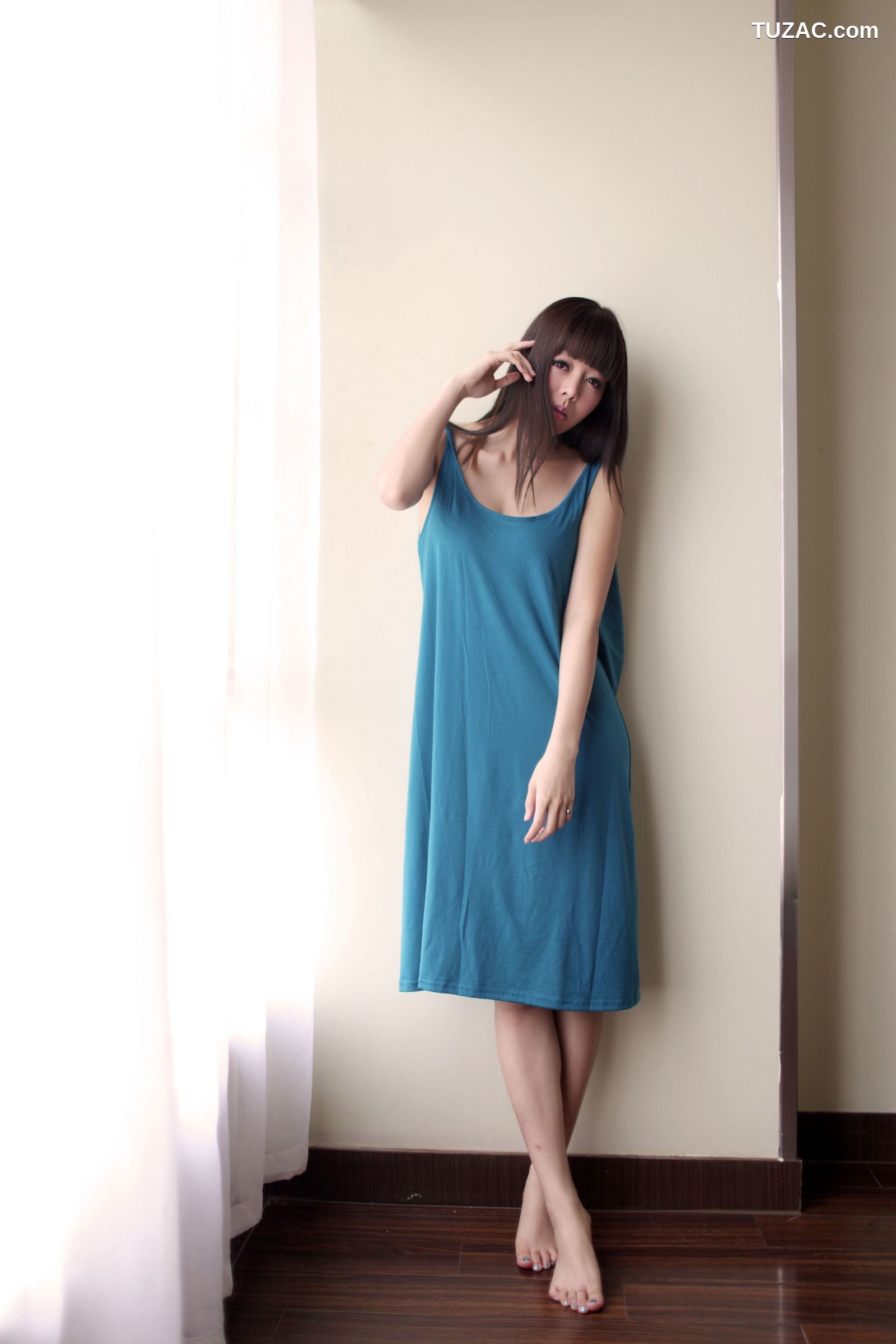 XiuRen秀人网-001-杜Viki-《酒店拍摄-三套装》-2013.09.05