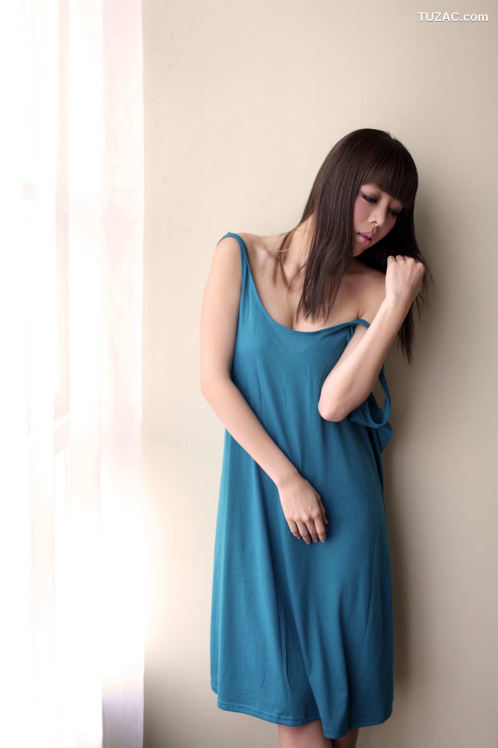 XiuRen秀人网-001-杜Viki-《酒店拍摄-三套装》-2013.09.05