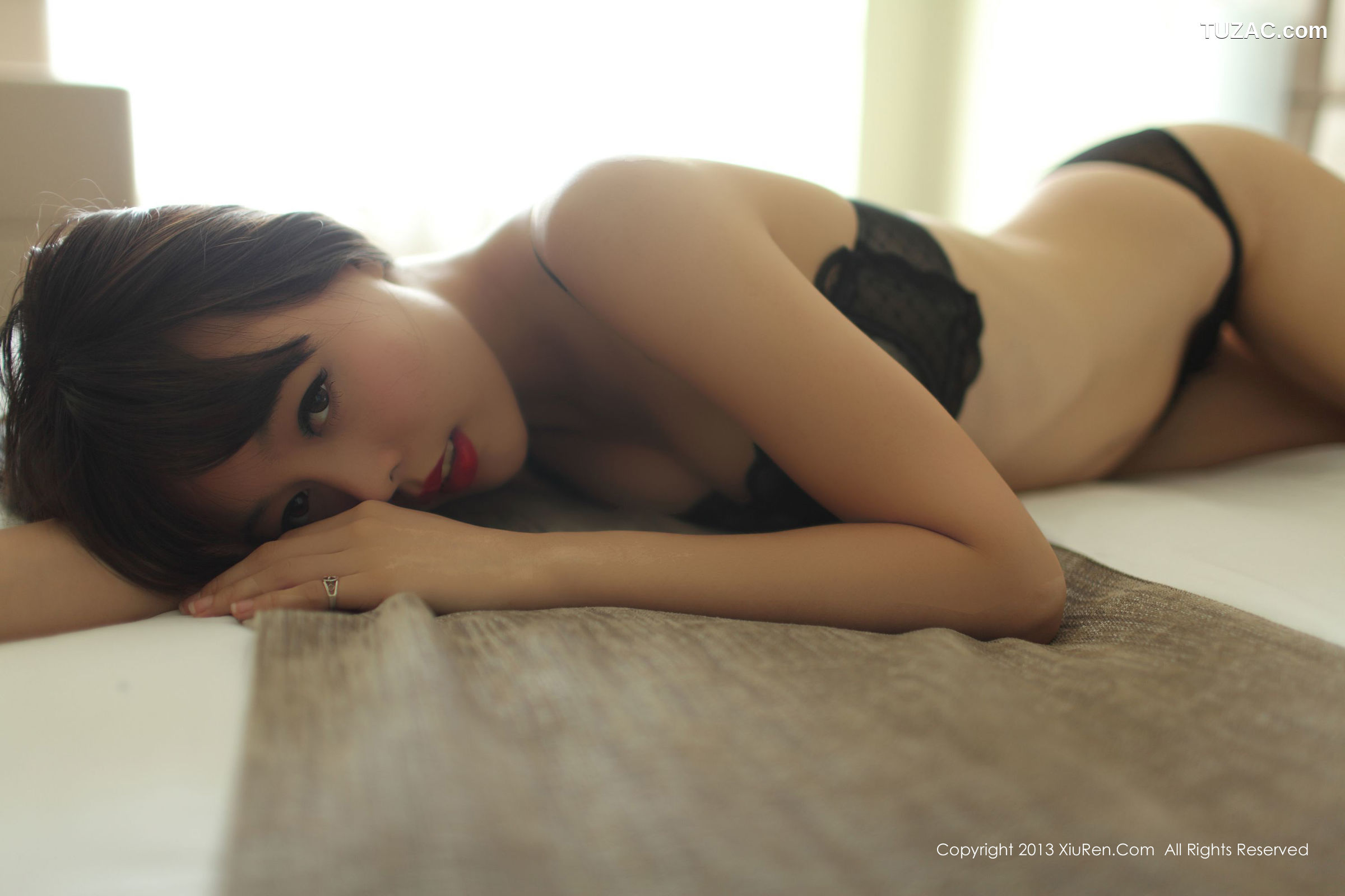 XiuRen秀人网-001-杜Viki-《酒店拍摄-三套装》-2013.09.05