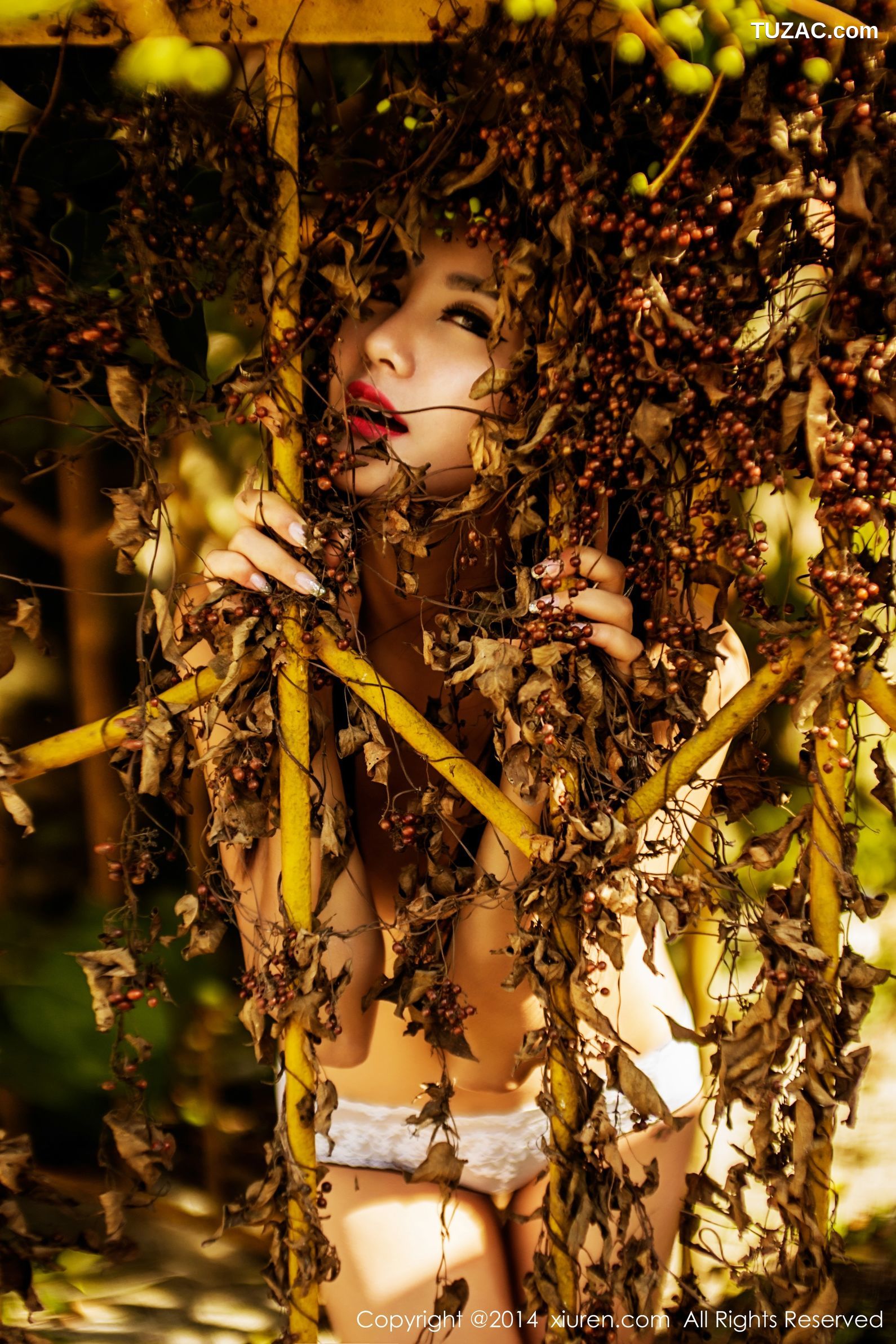 XiuRen秀人网-226-刘薇拉-《烈日下的少女》-2014.10.22