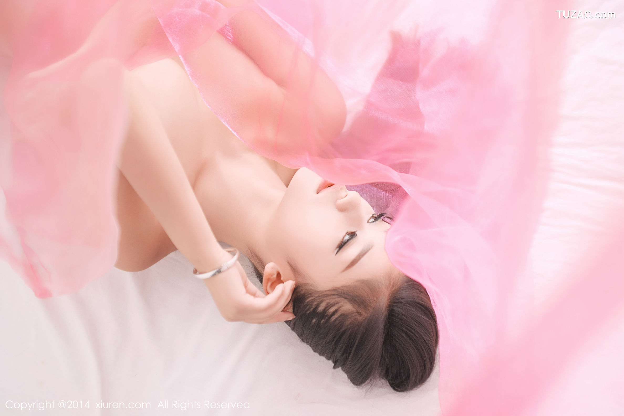 XiuRen秀人网-244-史雨姐姐-《YOUNG-SUNDAY》-2014.11.21