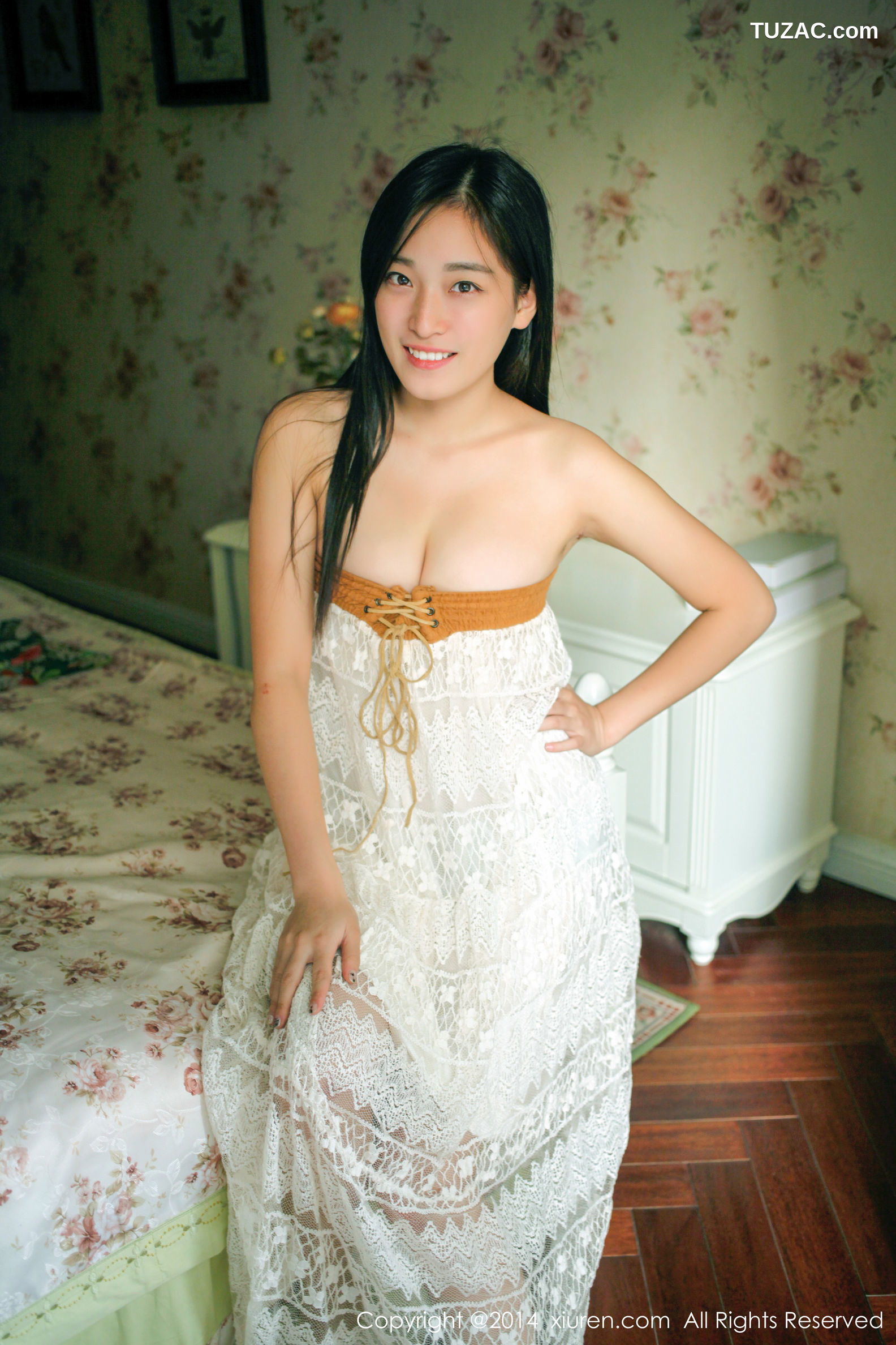 XiuRen秀人网-246-乔伊Joy-《拥有傲人胸围的模特》-2014.11.24