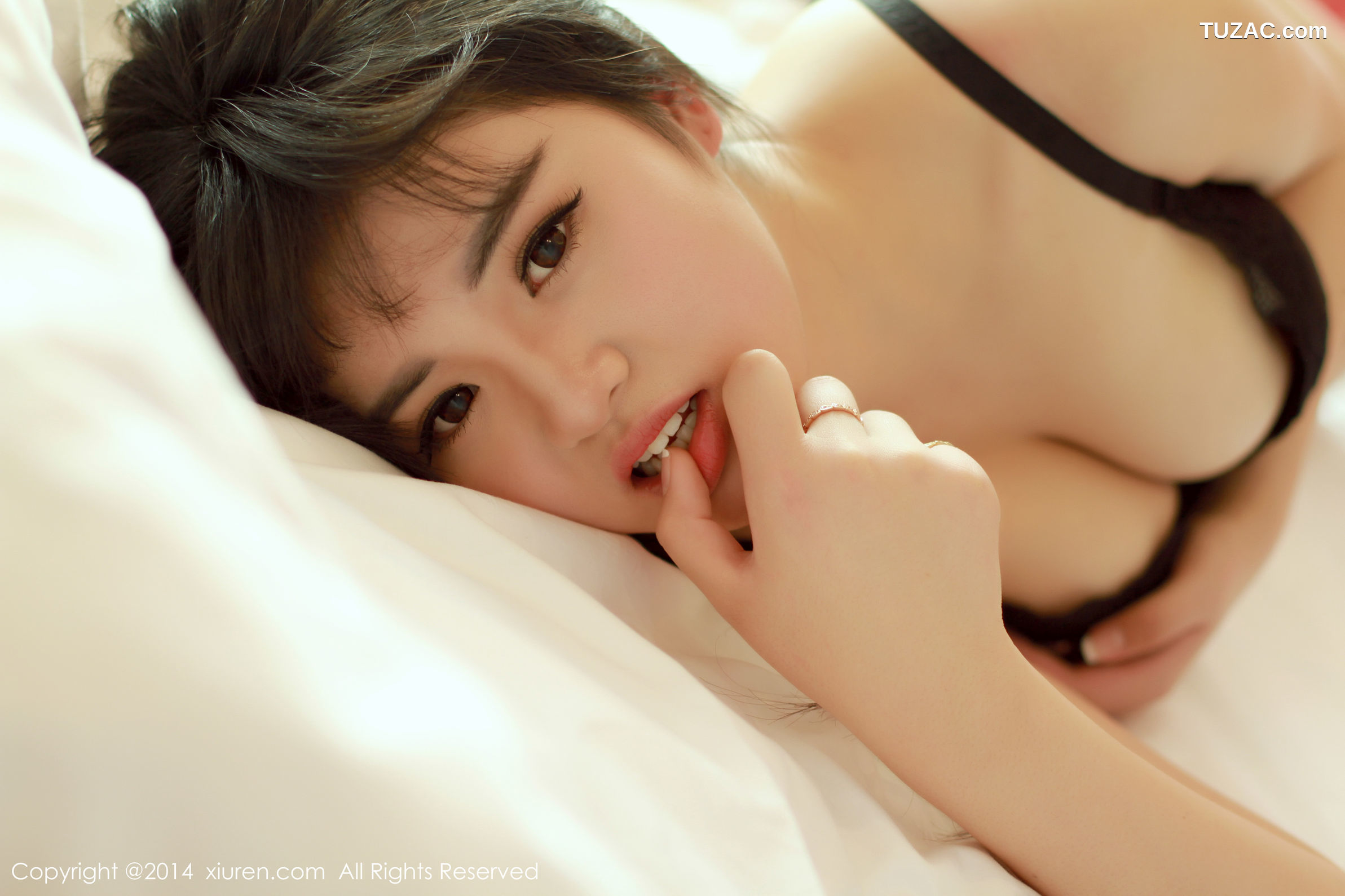 XiuRen秀人网-261-旭儿-F罩杯妹子-2014.12.27