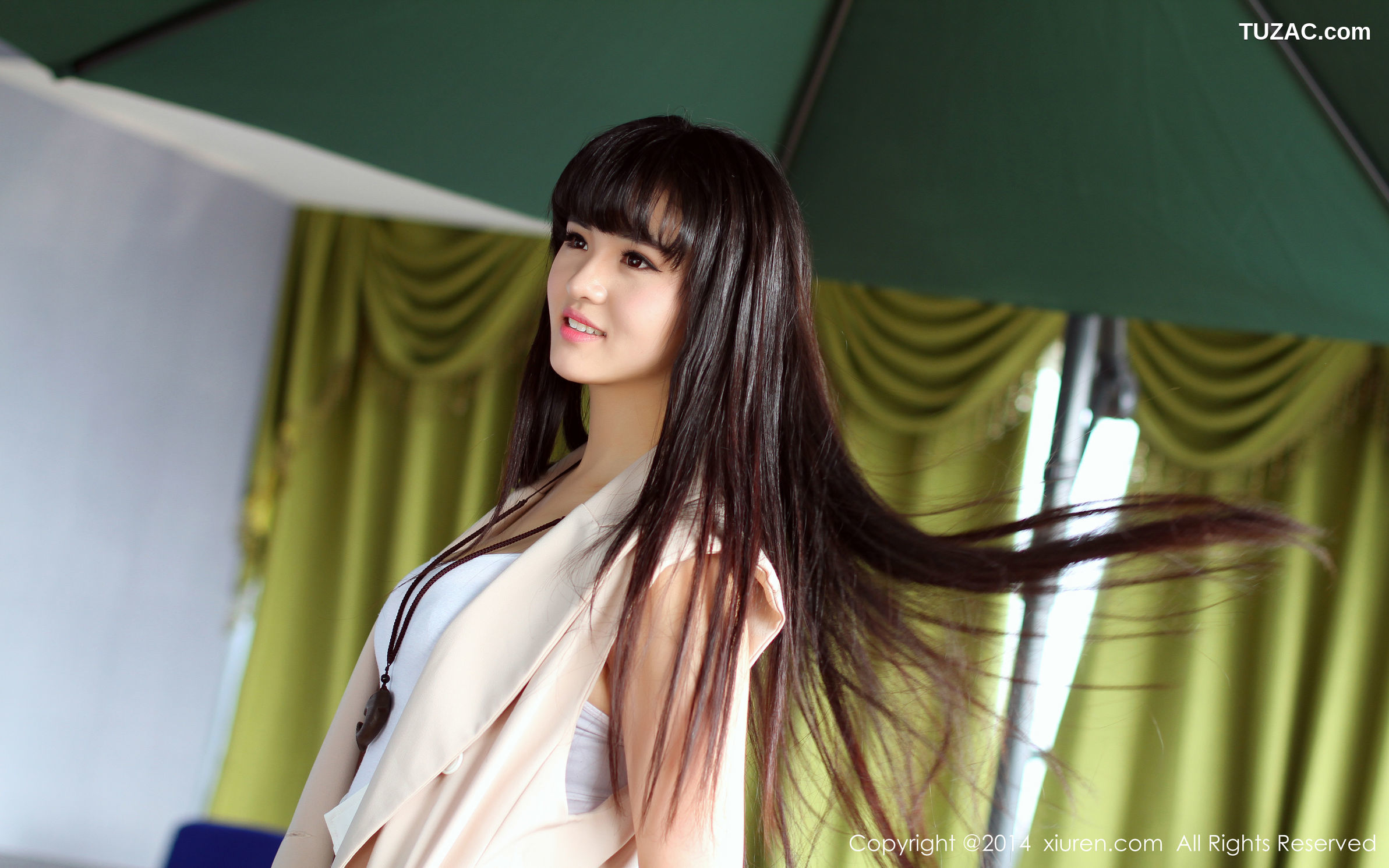 XiuRen秀人网-261-旭儿-F罩杯妹子-2014.12.27