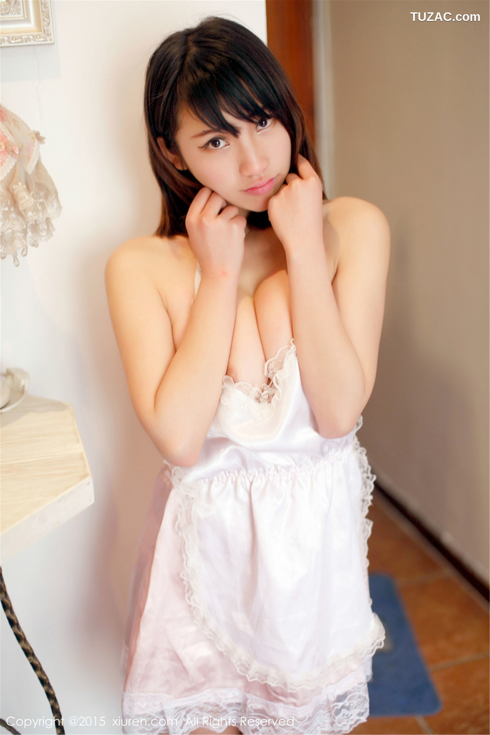 XiuRen秀人网-270-颜浅浅Cindy-《挤胸-睡衣系列》-2015.01.05