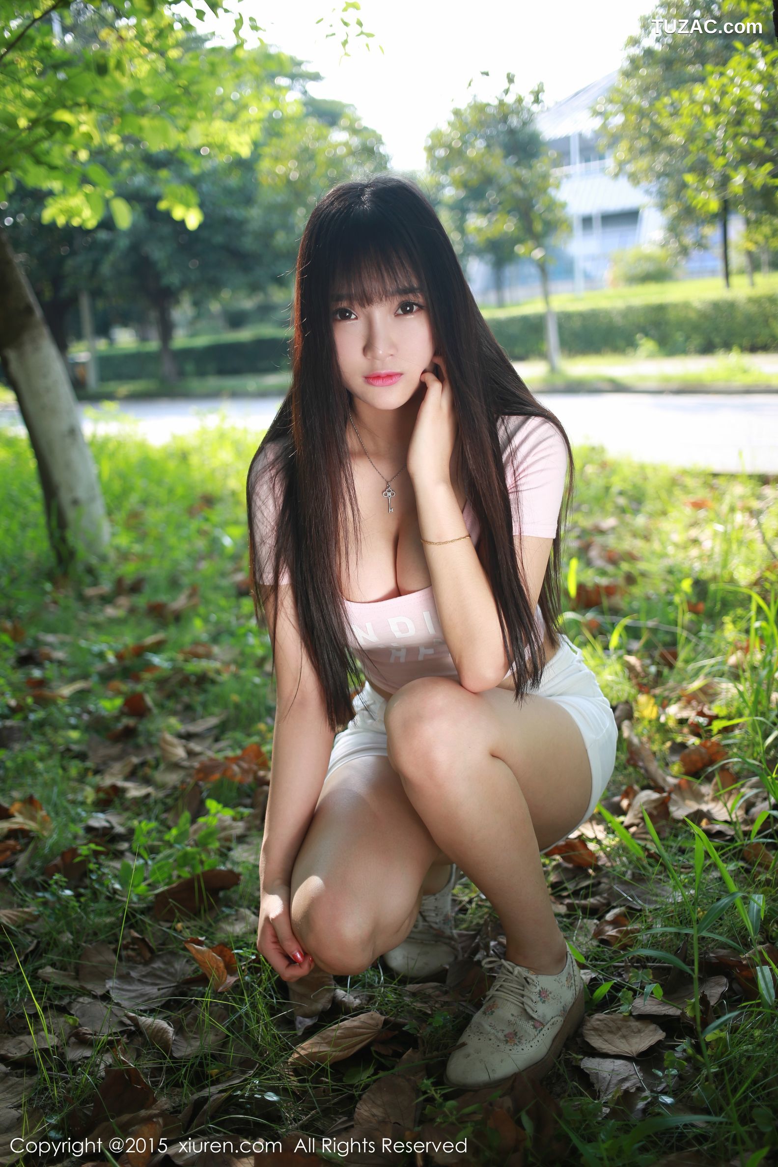 XiuRen秀人网-345-夏瑶Baby-《清新热裤妹子外拍》-2015.06.26