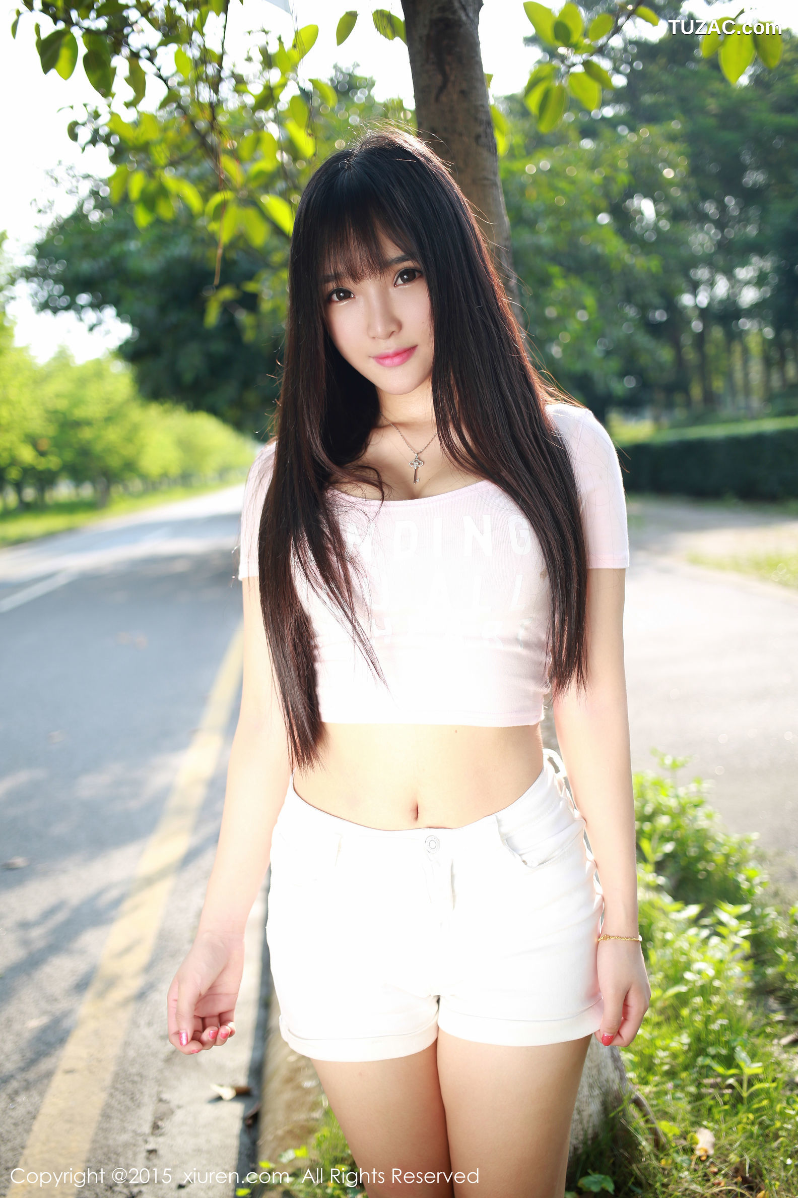 XiuRen秀人网-345-夏瑶Baby-《清新热裤妹子外拍》-2015.06.26