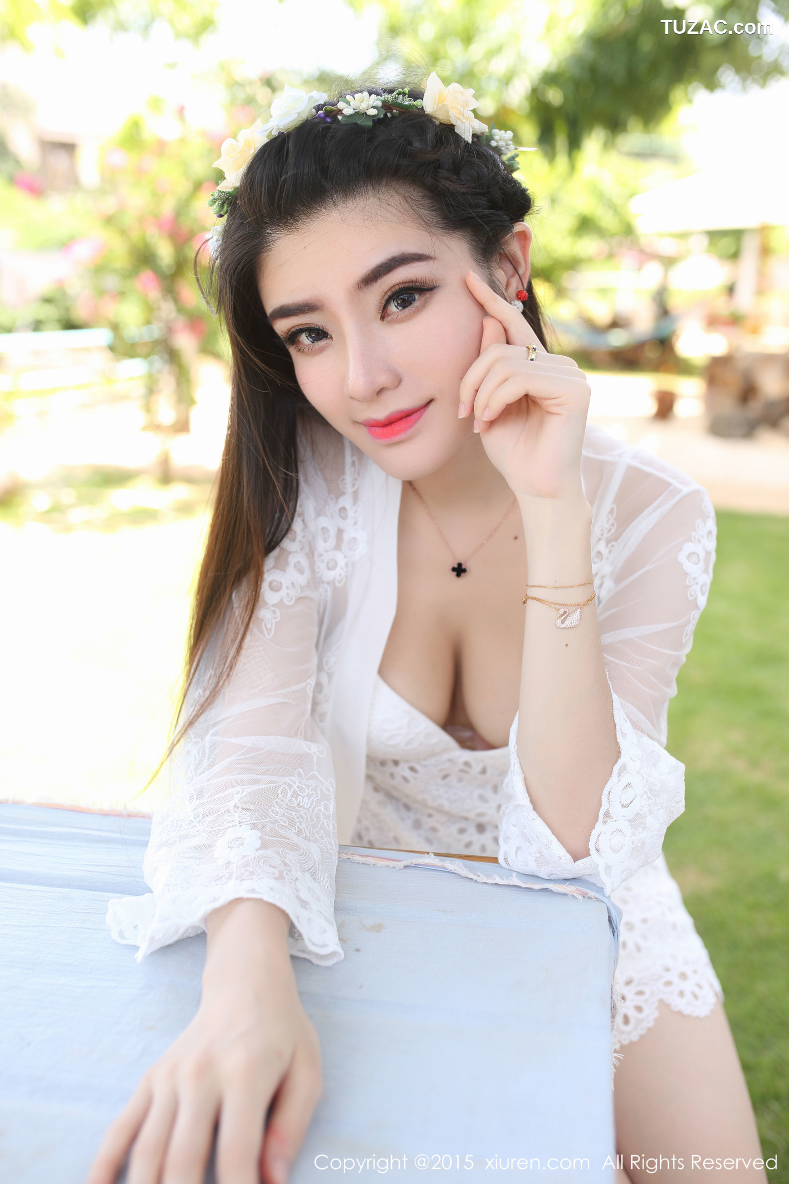 XiuRen秀人网-353-容容容Alice-《涠洲岛旅拍》-2015.07.14