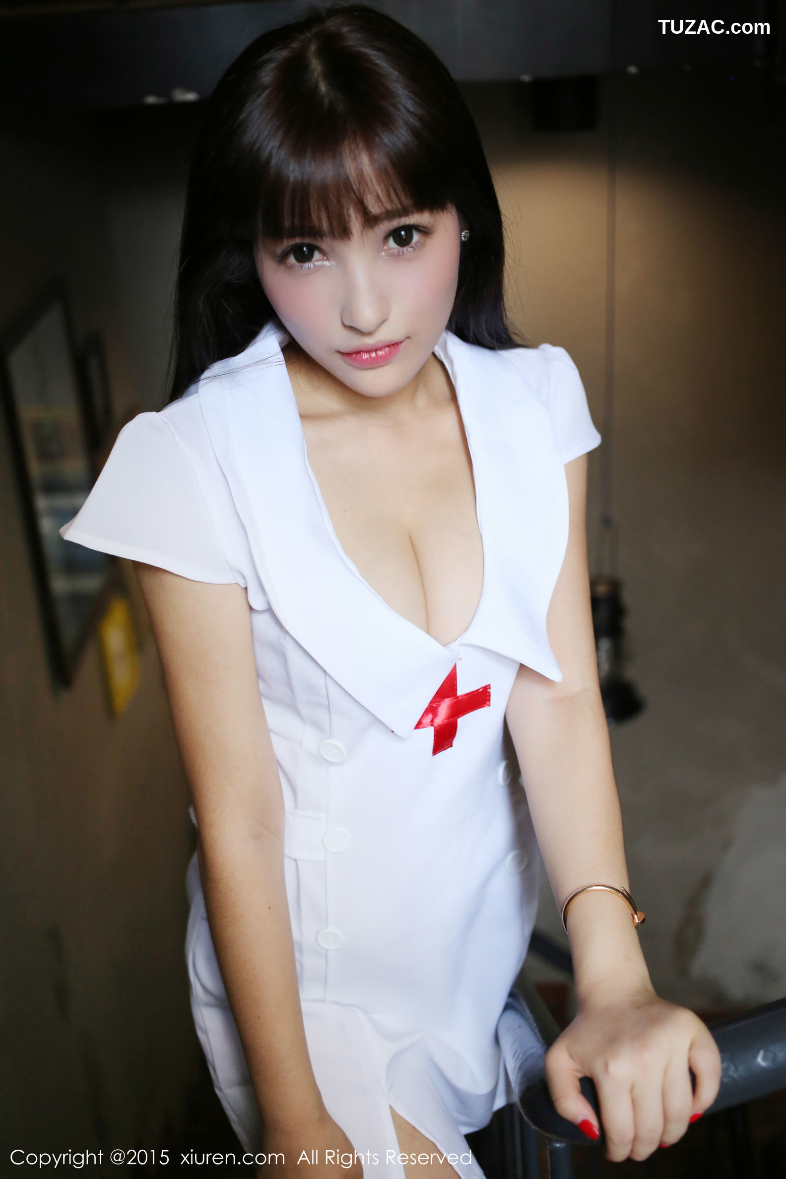 XiuRen秀人网-389-白色小背心-《白色小背心-护士装》-2015.09.01