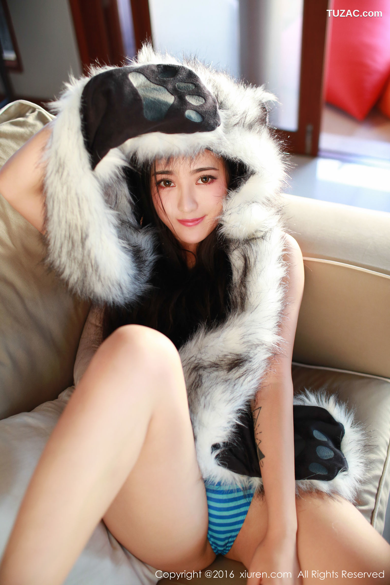 XiuRen秀人网-487-玛鲁娜-《超短牛仔丁字裤-无敌翘臀诱惑》-2016.02.25