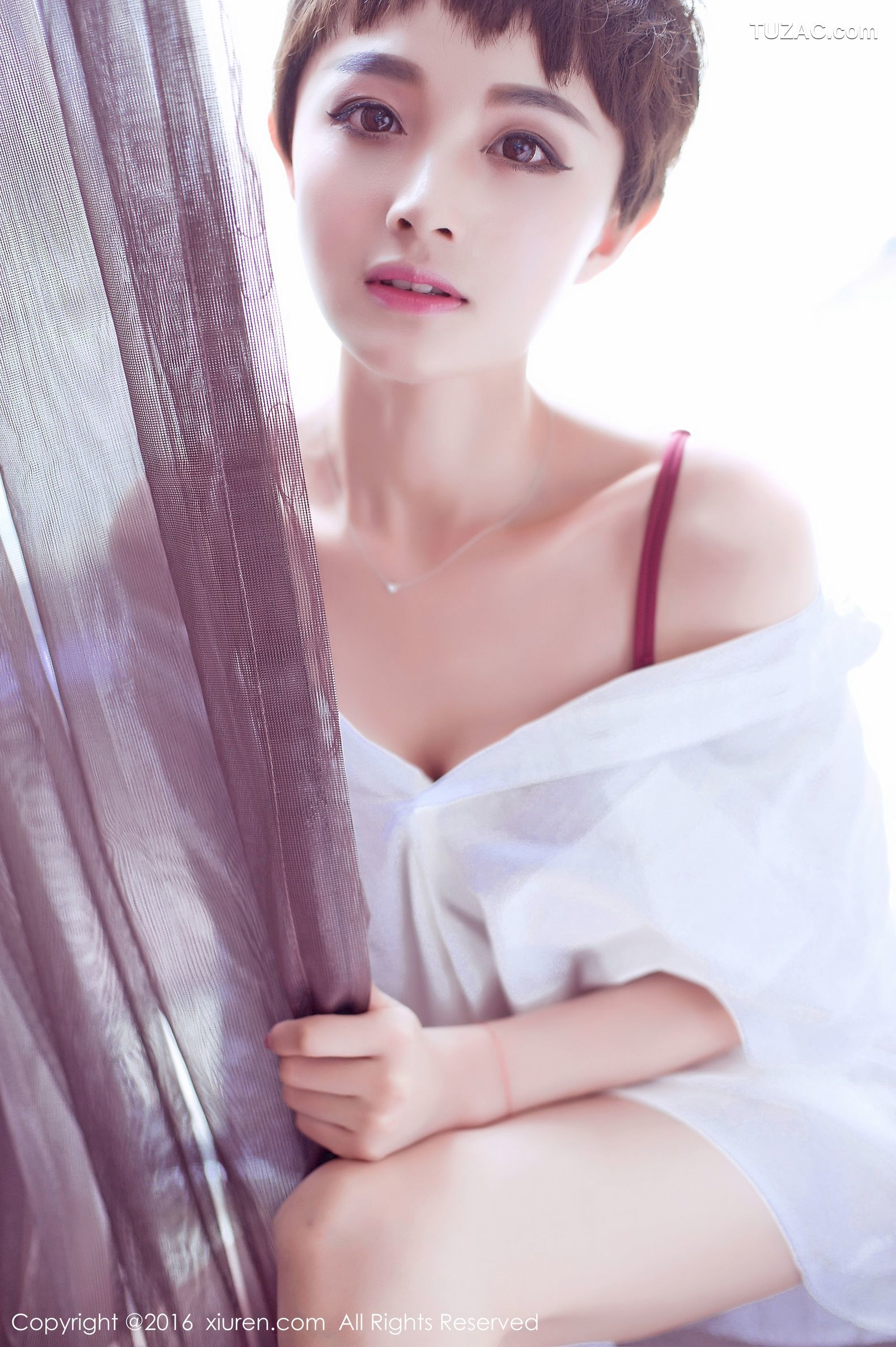 XiuRen秀人网-600-小杨幂-《制服衬衣-休闲内衬-浴缸湿身》-2016.09.20