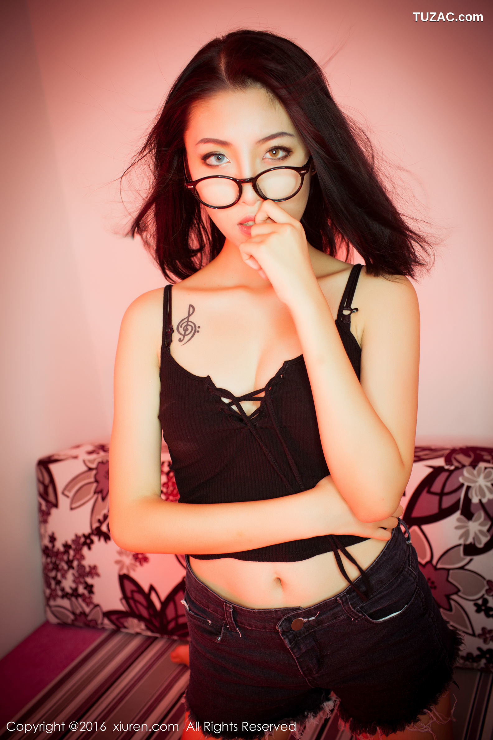 XiuRen秀人网-617-Bobo-《热裤-内衣系列》-2016.10.14