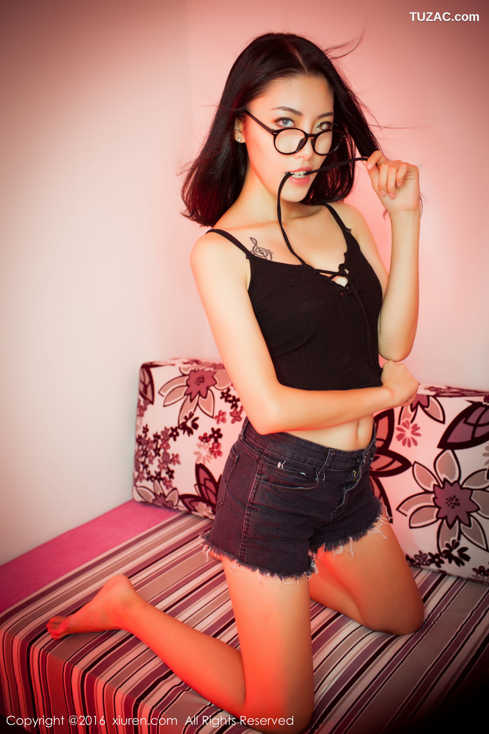 XiuRen秀人网-617-Bobo-《热裤-内衣系列》-2016.10.14