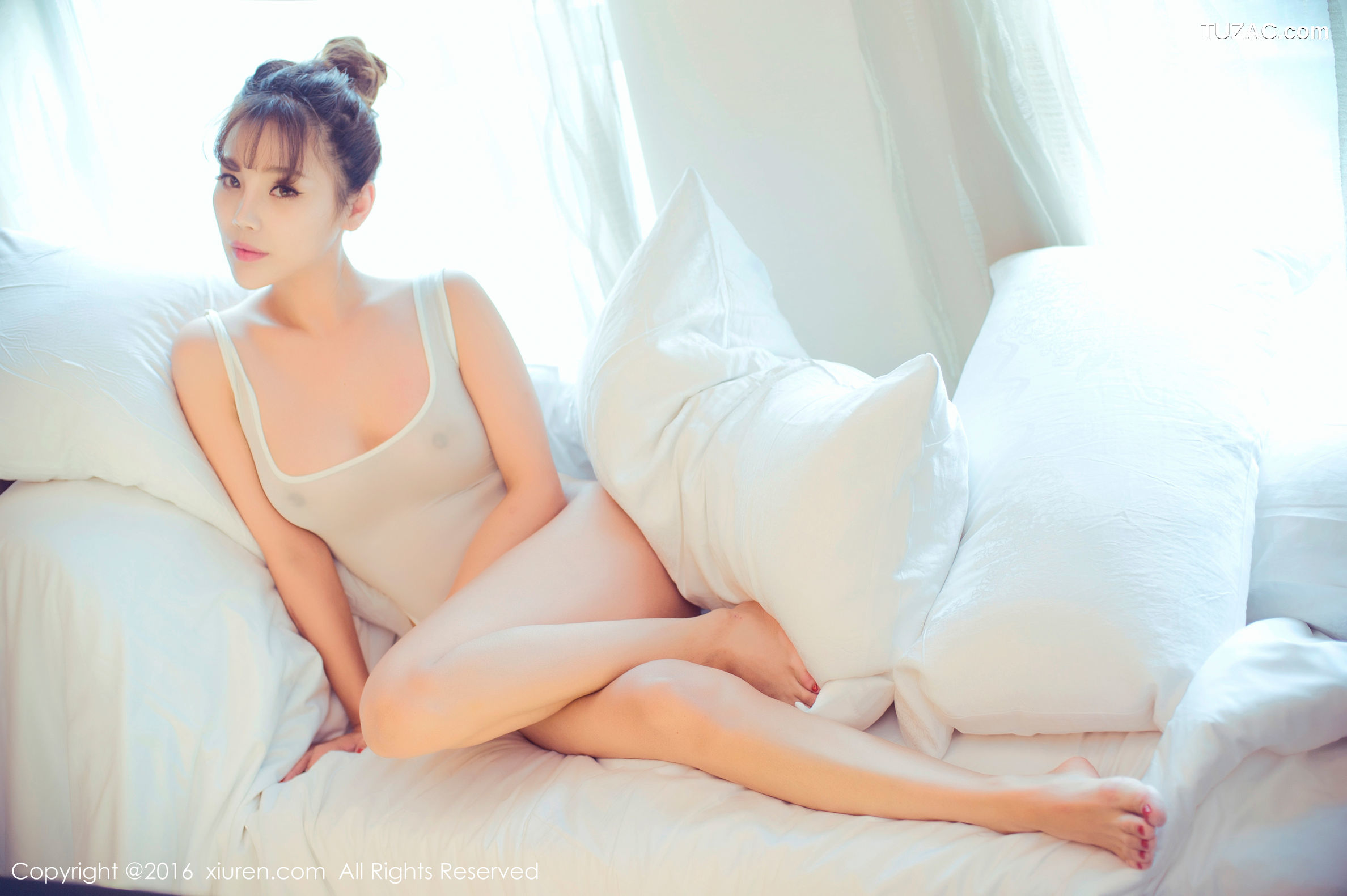 XiuRen秀人网-633-周予然-《高叉泳衣-爆乳内衣-高跟美腿-白色超短工字背心装》-2016.11.10