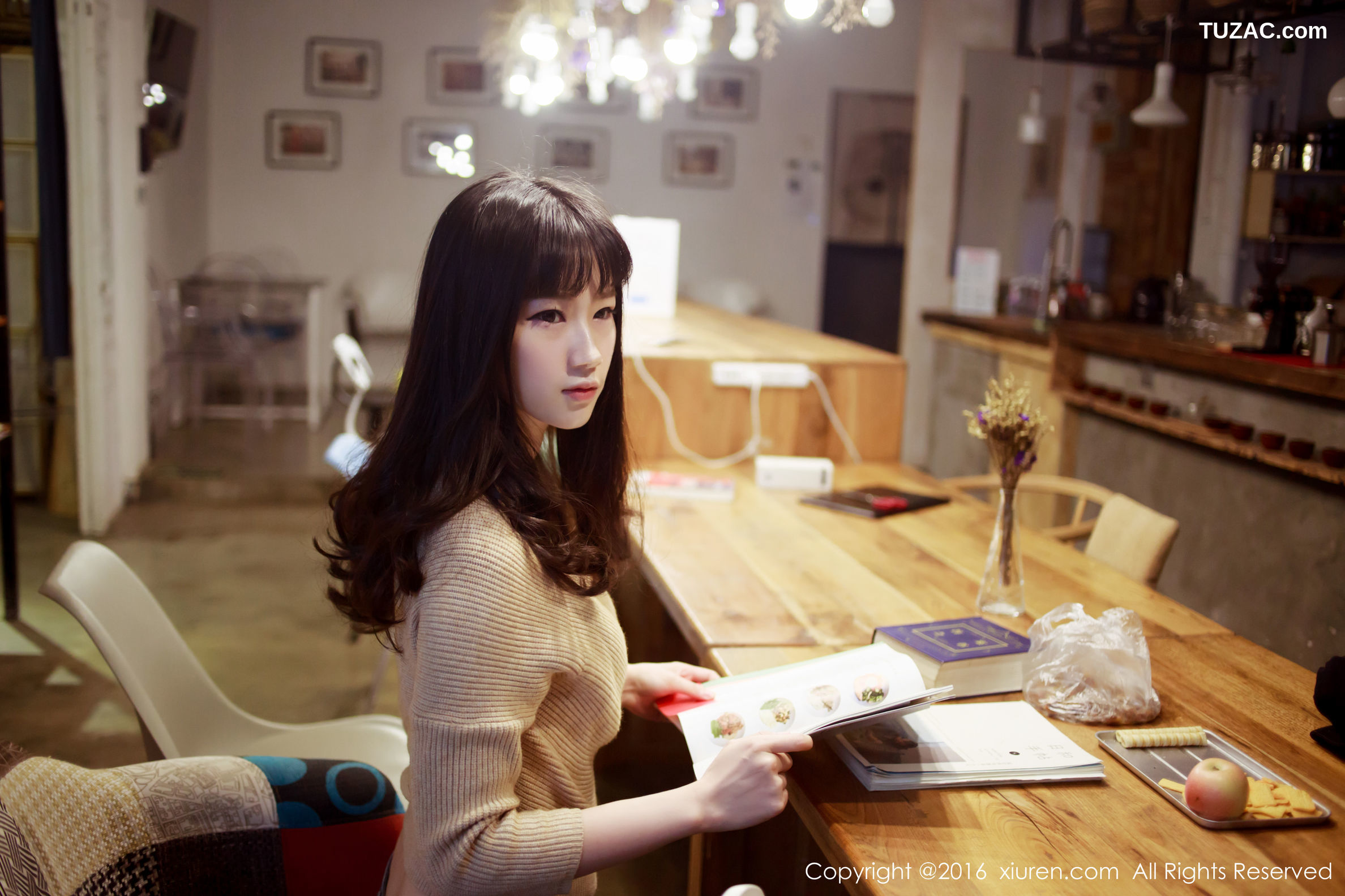 XiuRen秀人网-640-少女心雪雪-《少女芳香的梦魂萦绕》-2016.11.21