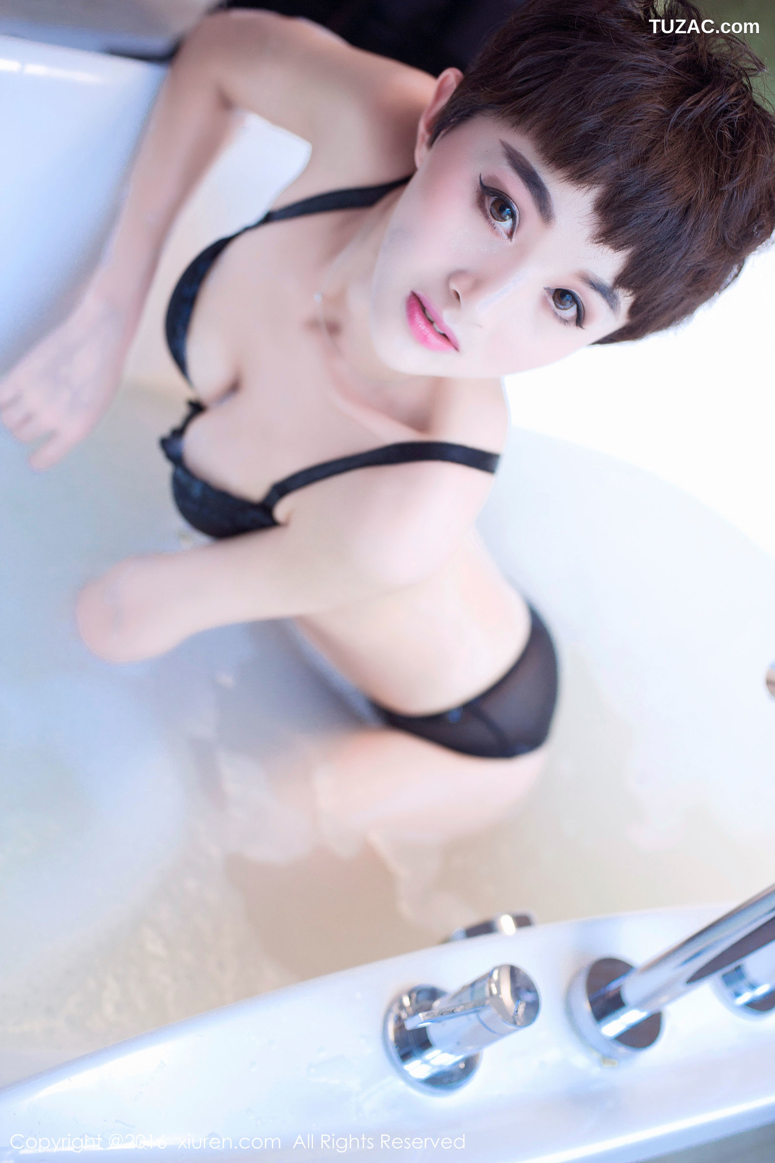 XiuRen秀人网-657-Baby_kiki-《真实美女空姐的休闲时光》-2016.12.10