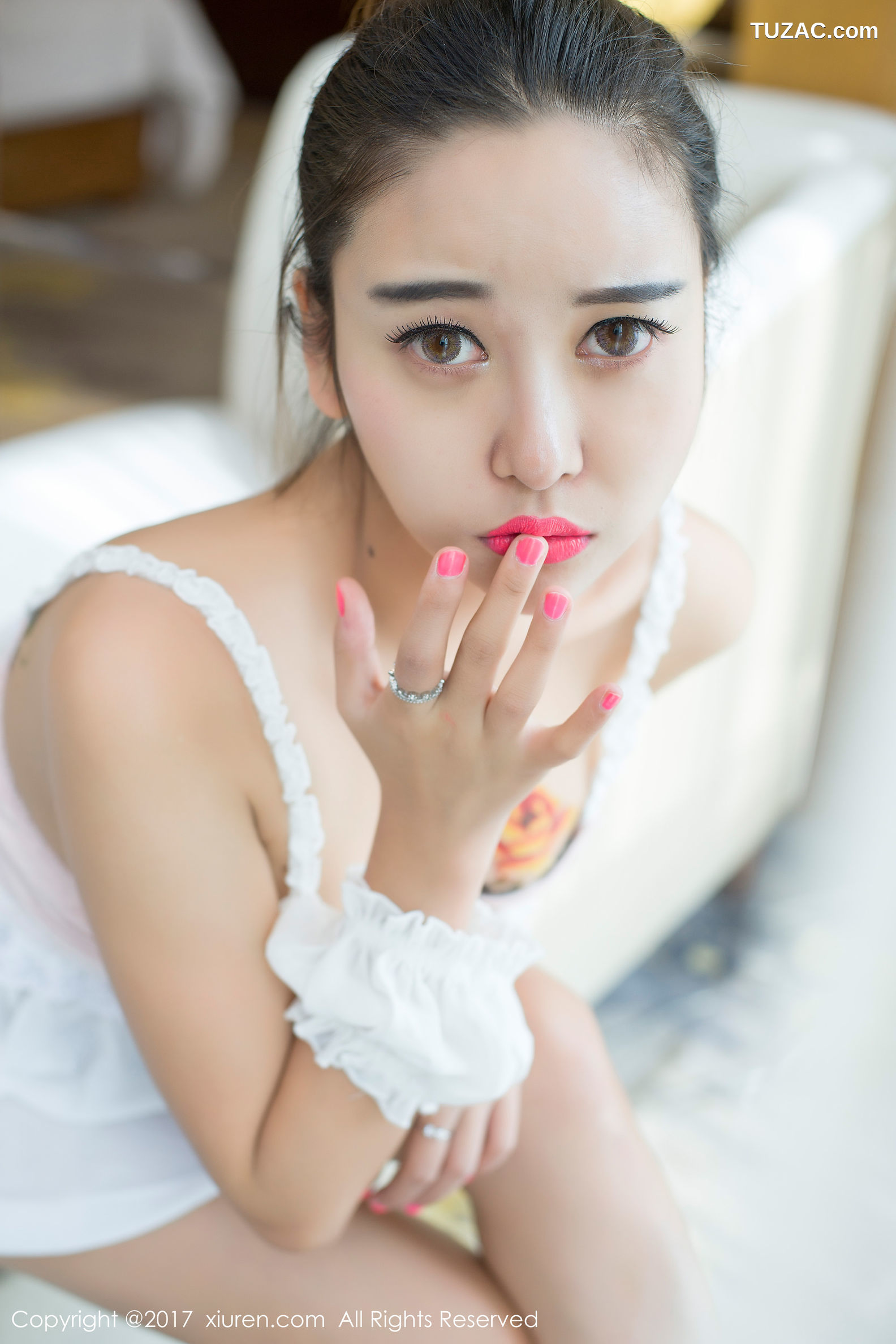 XiuRen秀人网-707-李梓熙-《皮革女王和粉色女仆》-2017.02.27