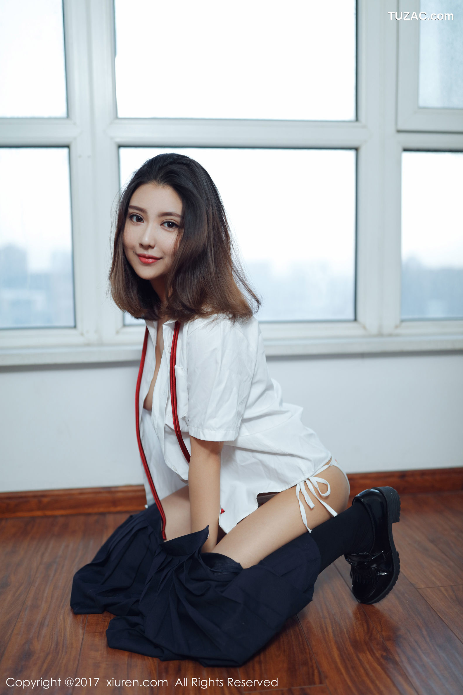XiuRen秀人网-726-小魔女奈奈-《学生装-草莓内衣》-2017.03.24