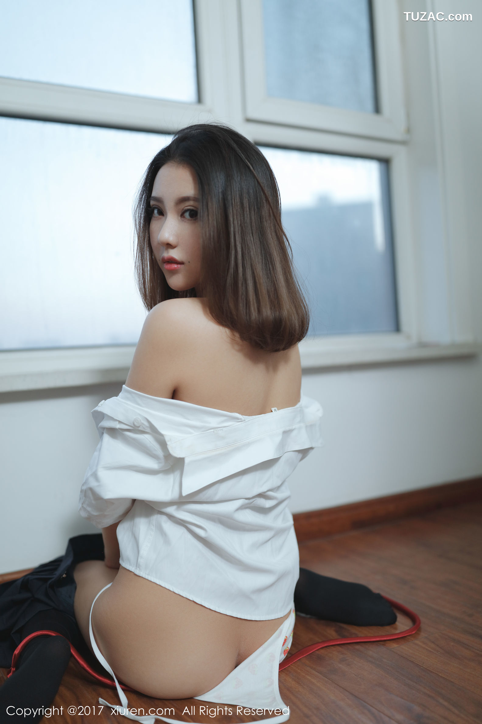 XiuRen秀人网-726-小魔女奈奈-《学生装-草莓内衣》-2017.03.24