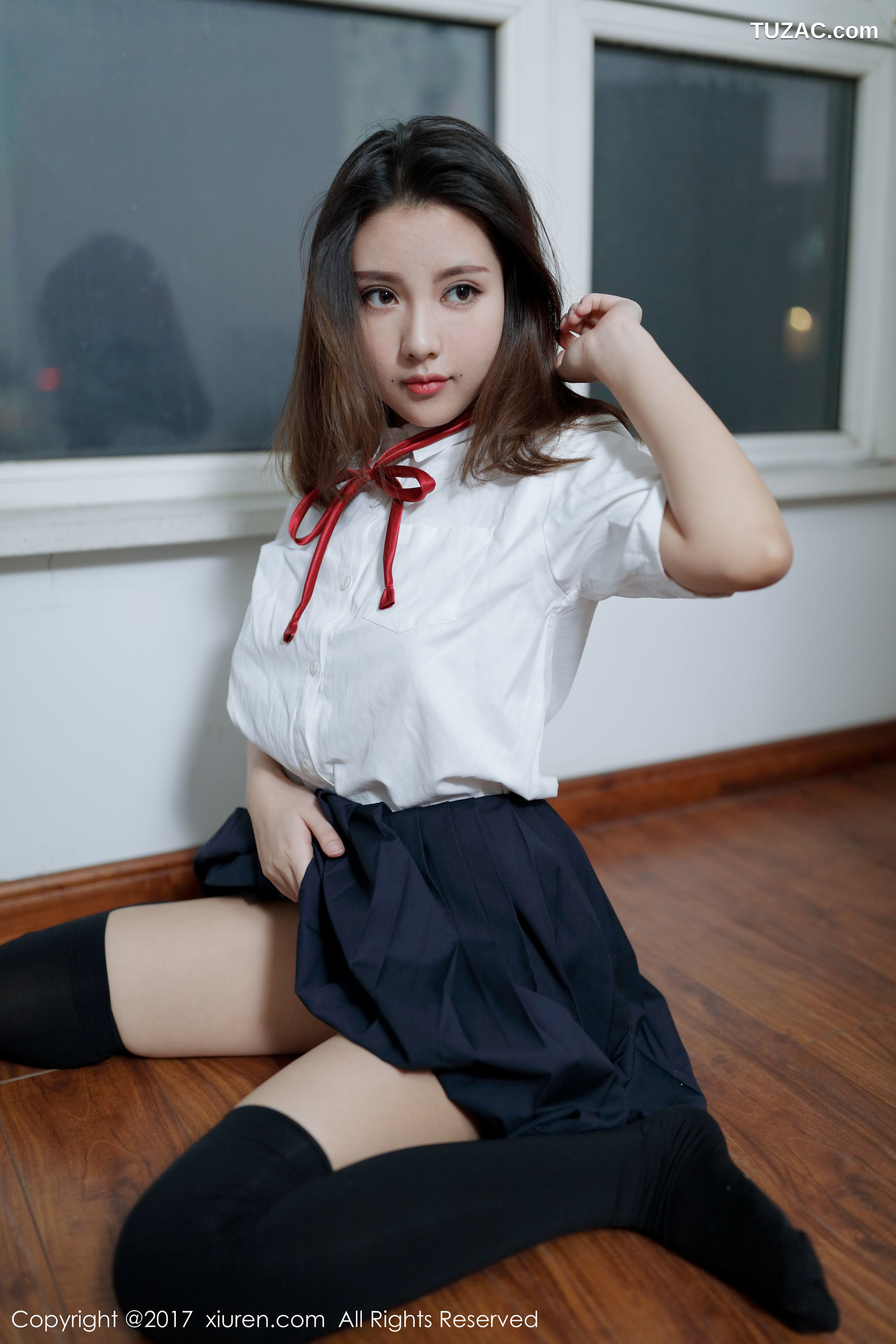 XiuRen秀人网-726-小魔女奈奈-《学生装-草莓内衣》-2017.03.24