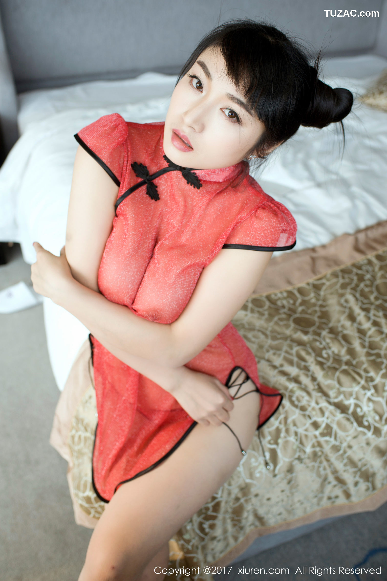 XiuRen秀人网-732-盼盼已鸠-《透明旗袍和日系女仆装》-2017.03.31