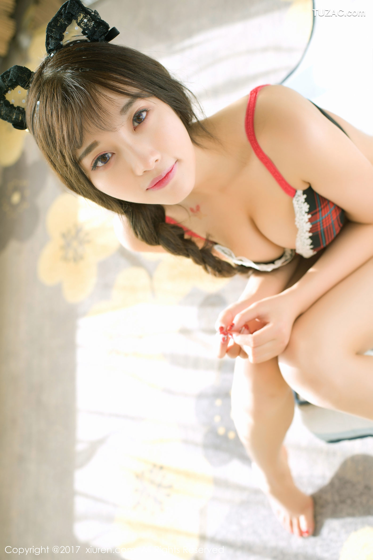 XiuRen秀人网-768-杨晨晨-《性感小野猫和粉色甜美小吊带》-2017.06.09