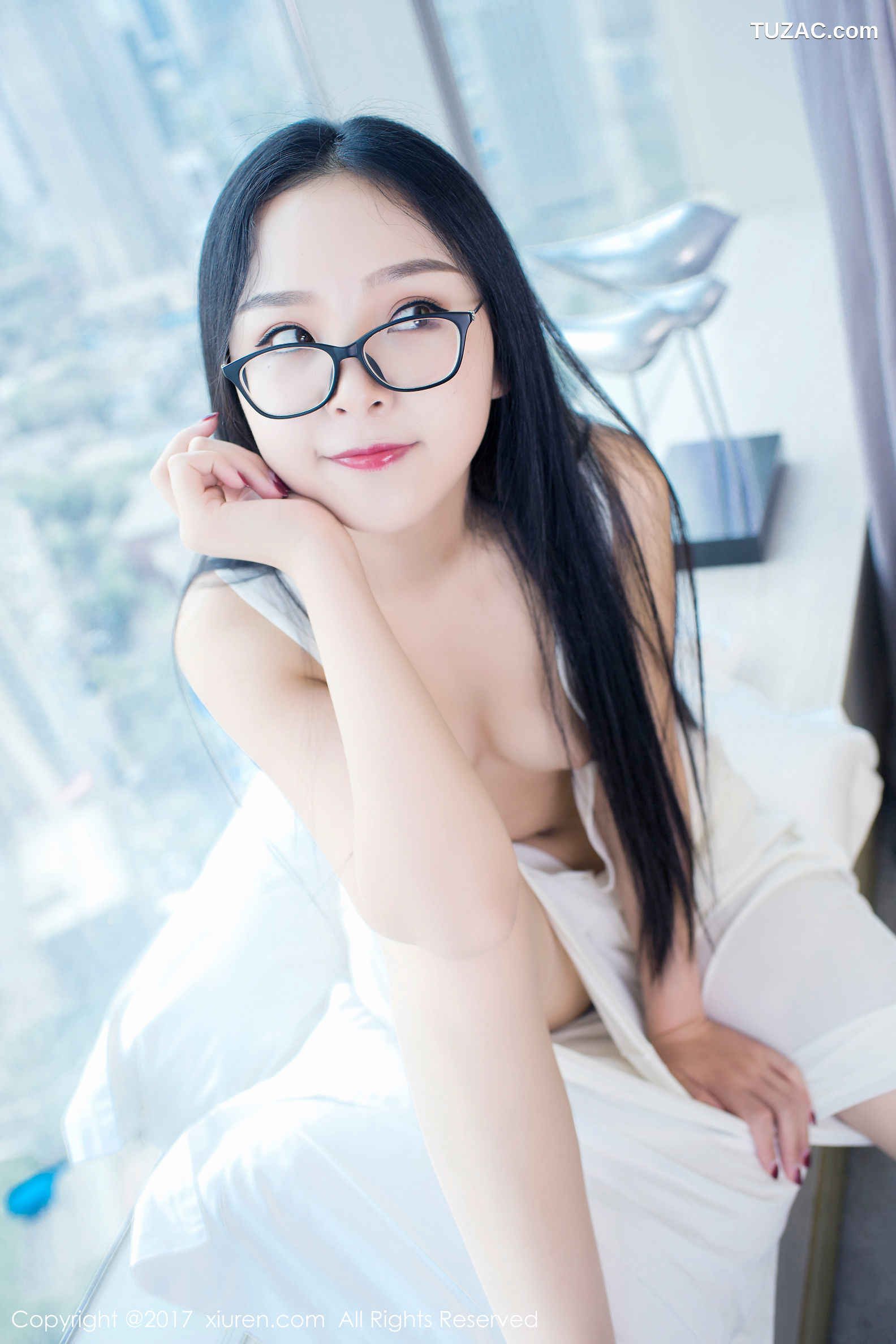 XiuRen秀人网-772-花花李-智齿小模特-《深V连衣裙-死库水》-2017.06.19