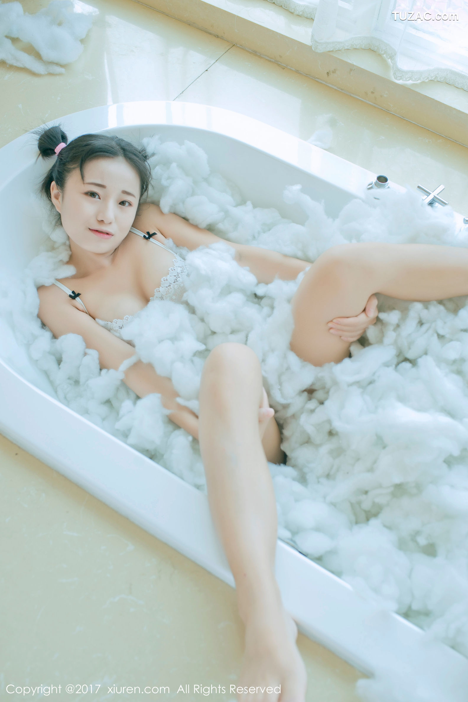 XiuRen秀人网-805-仓井优香-《白色蕾丝吊带系列-连体日系高中体操服》-2017.08.24