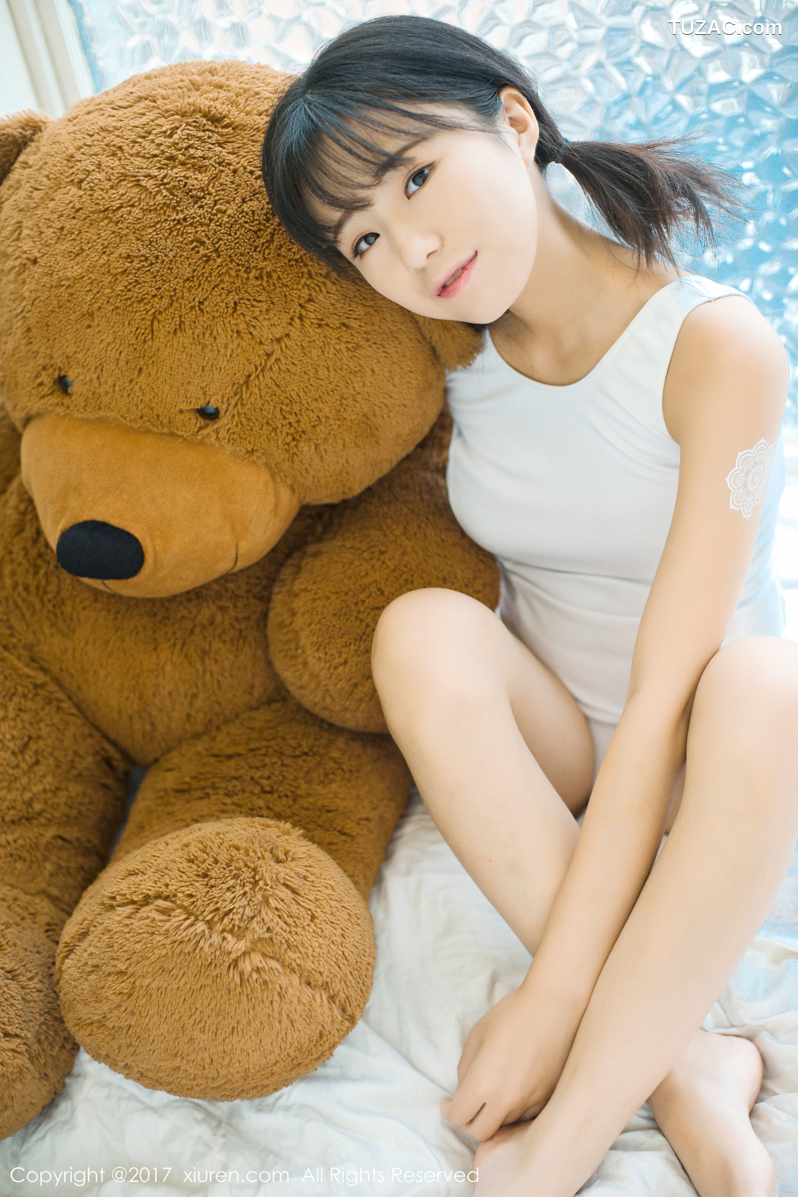 XiuRen秀人网-805-仓井优香-《白色蕾丝吊带系列-连体日系高中体操服》-2017.08.24