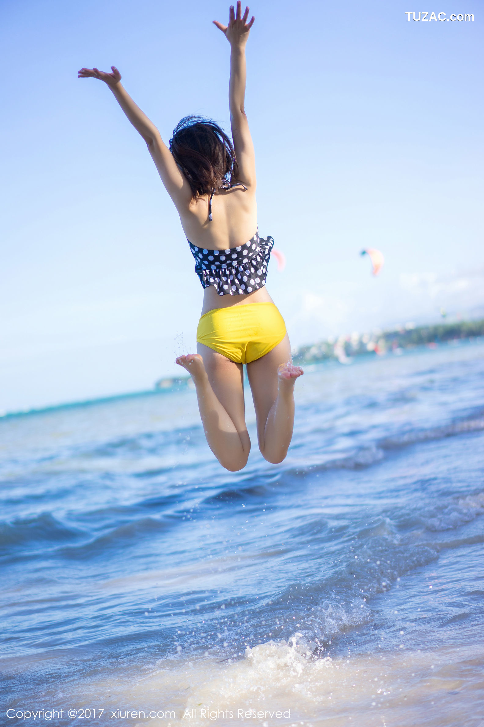 XiuRen秀人网-814-兜豆靓-《室外清新-室内性感特写》-2017.09.13