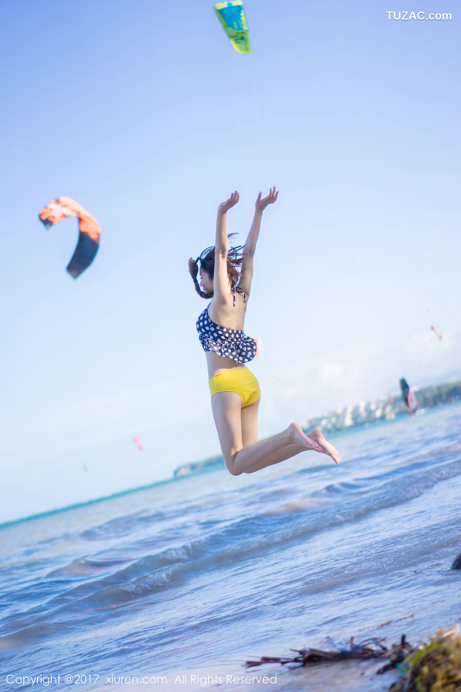 XiuRen秀人网-814-兜豆靓-《室外清新-室内性感特写》-2017.09.13