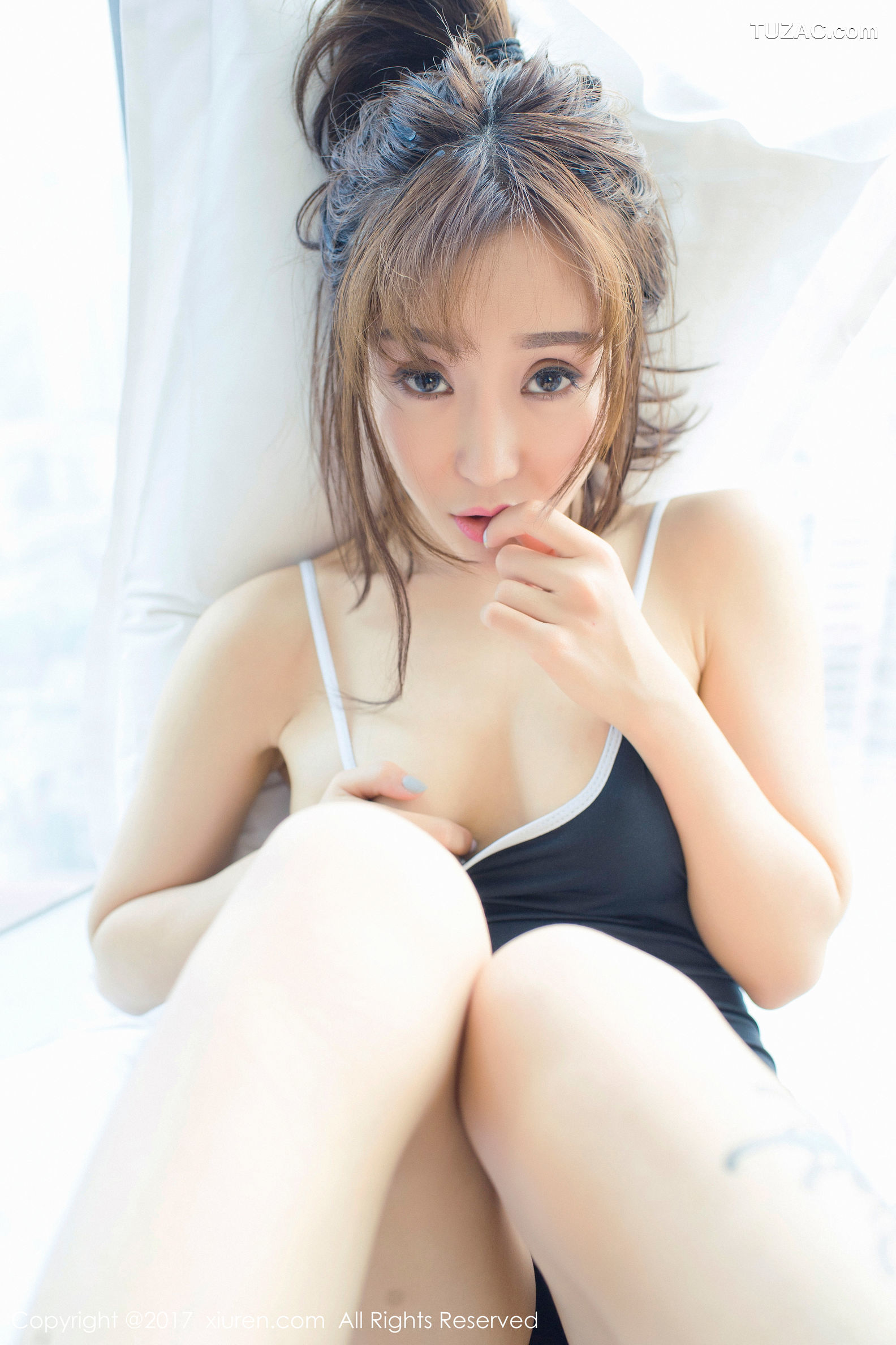 XiuRen秀人网-821-顾灿-《这个合集只玩腿》-2017.09.26