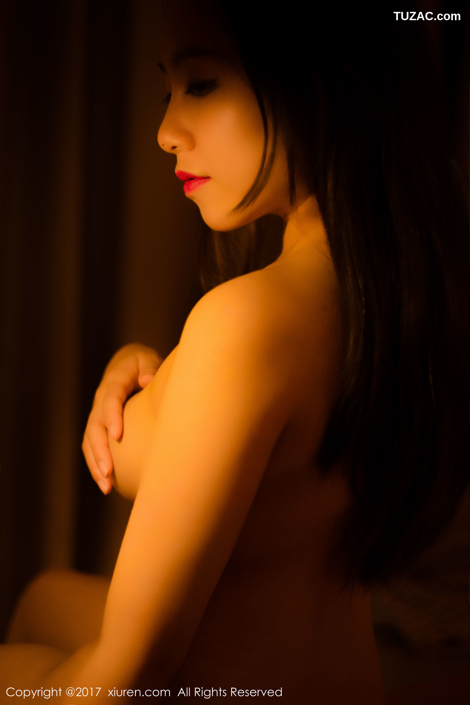 XiuRen秀人网-823-吃白菜的Vi菜菜-《性感女郎》-2017.09.28