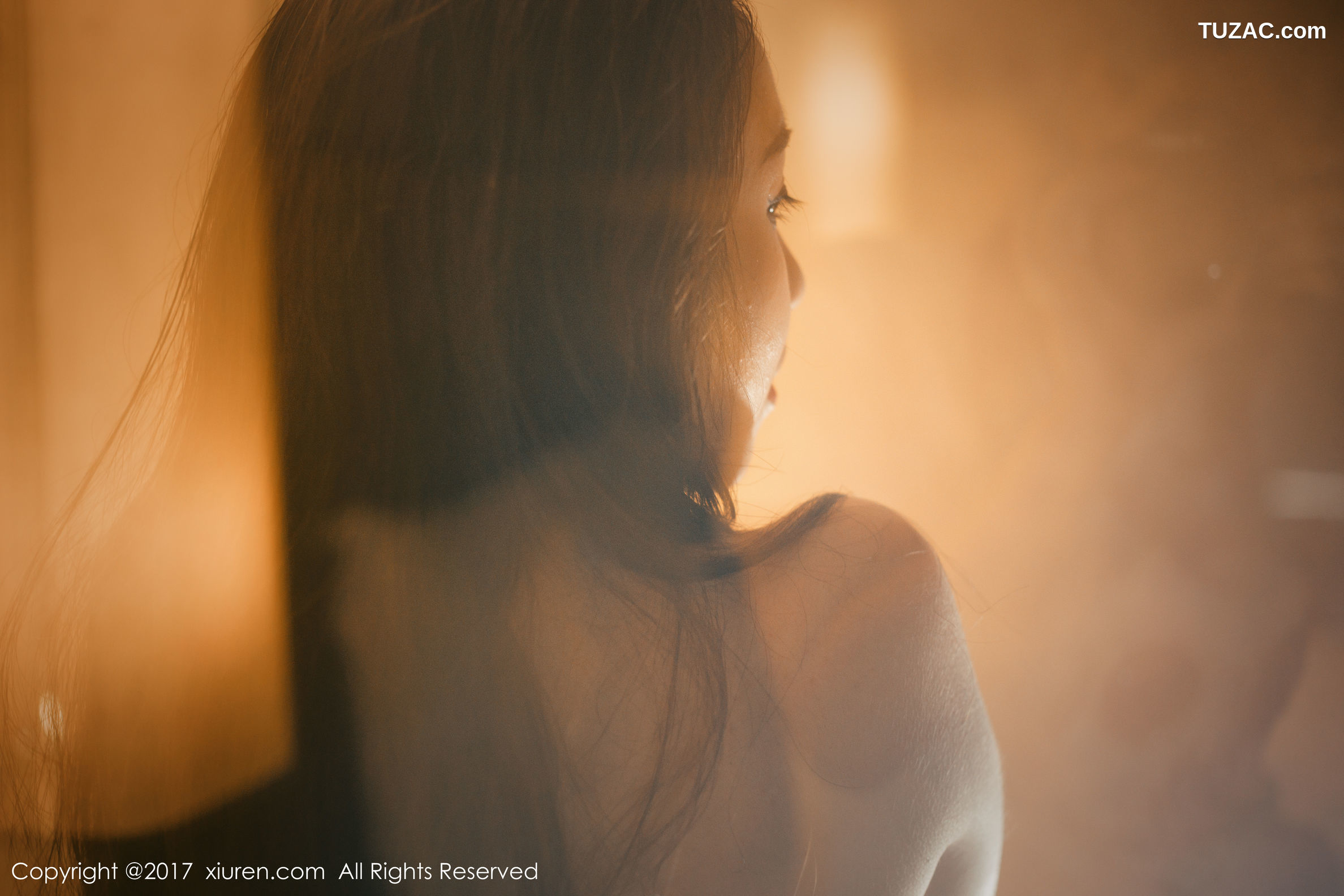 XiuRen秀人网-823-吃白菜的Vi菜菜-《性感女郎》-2017.09.28