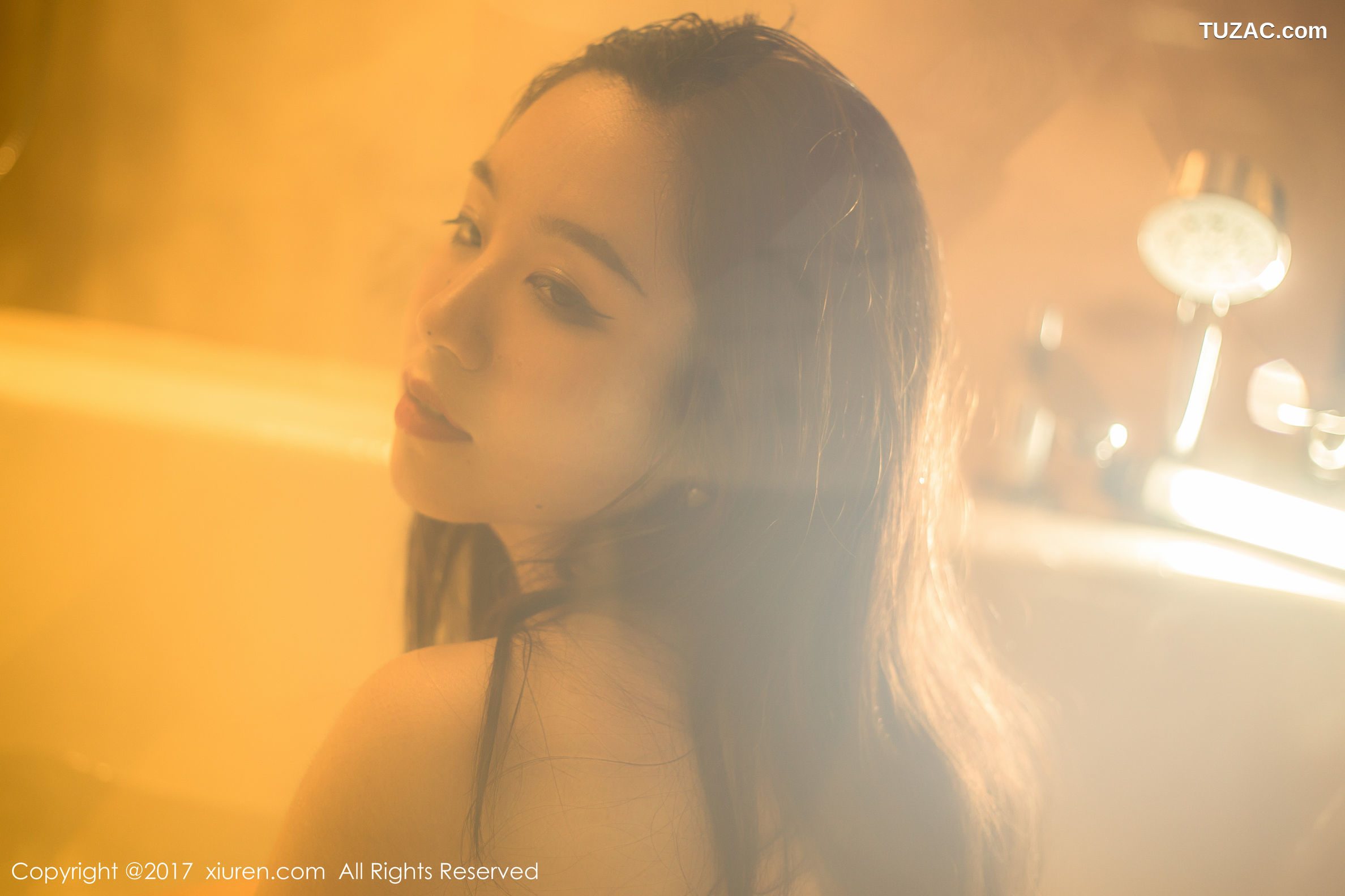 XiuRen秀人网-823-吃白菜的Vi菜菜-《性感女郎》-2017.09.28