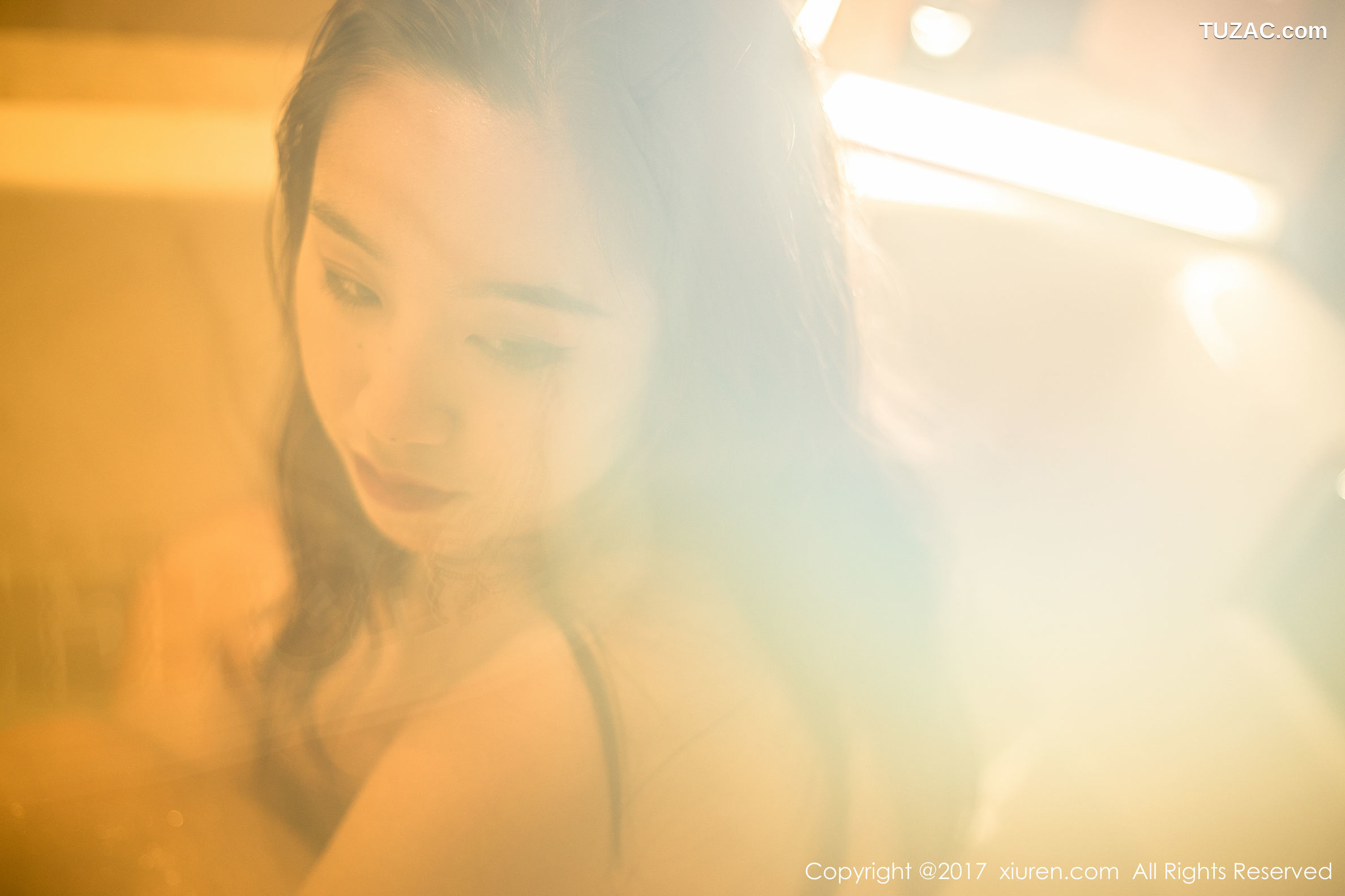 XiuRen秀人网-823-吃白菜的Vi菜菜-《性感女郎》-2017.09.28