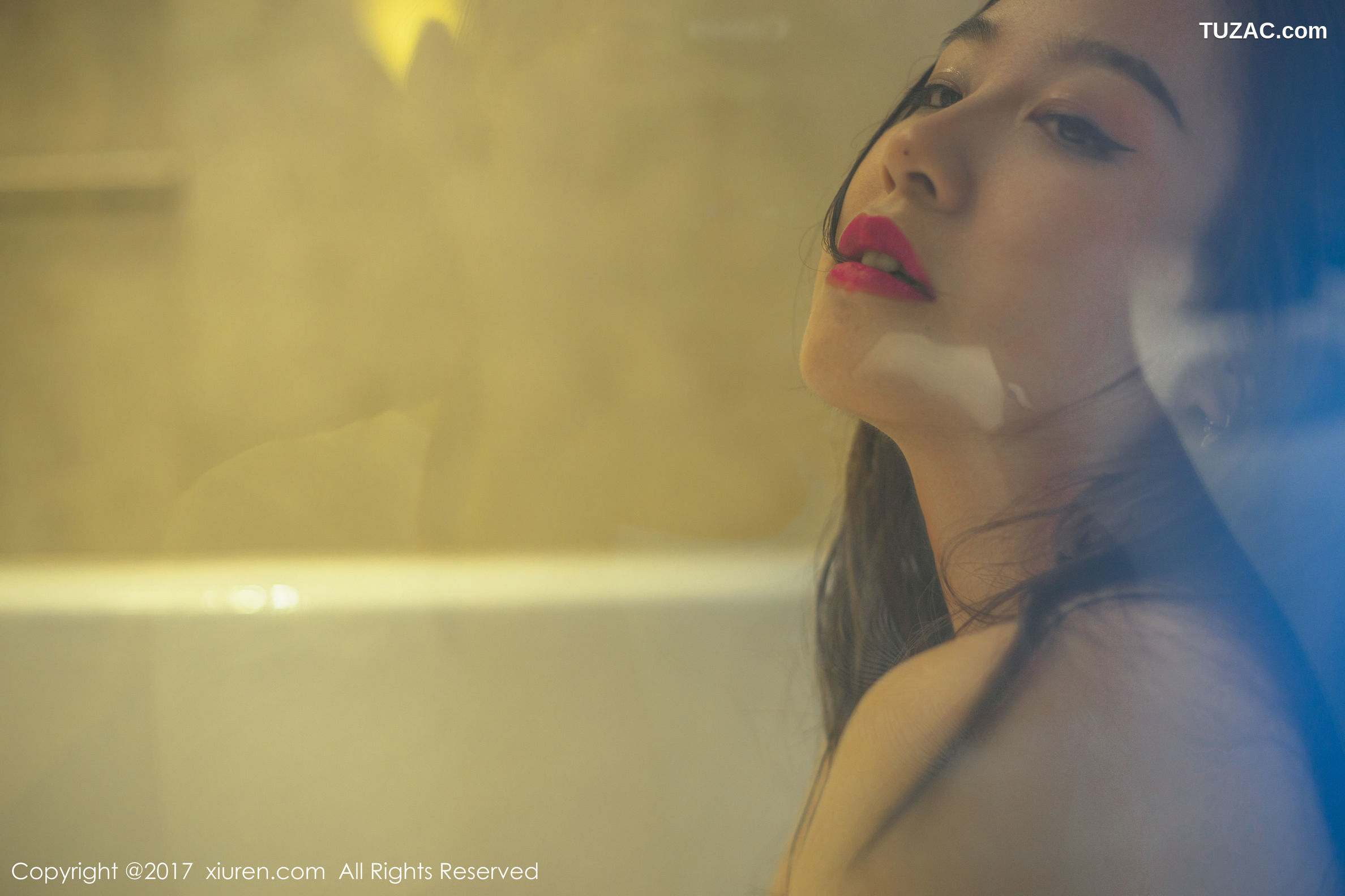 XiuRen秀人网-823-吃白菜的Vi菜菜-《性感女郎》-2017.09.28