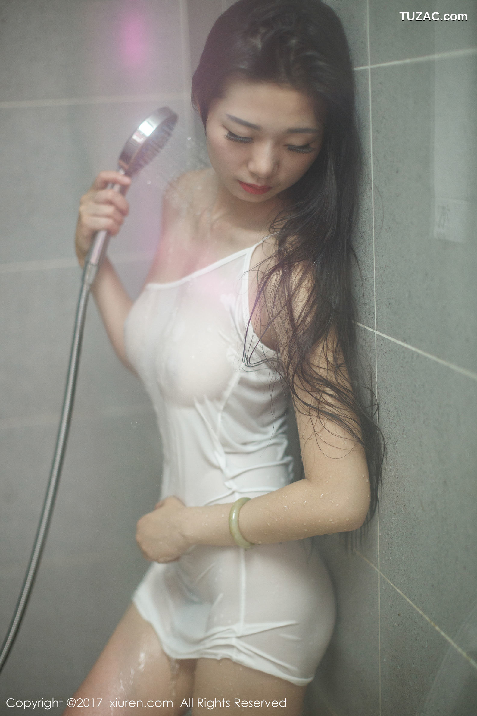 XiuRen秀人网-824-宋KIki-《开背毛衣-护士装-湿身系列》-2017.09.29