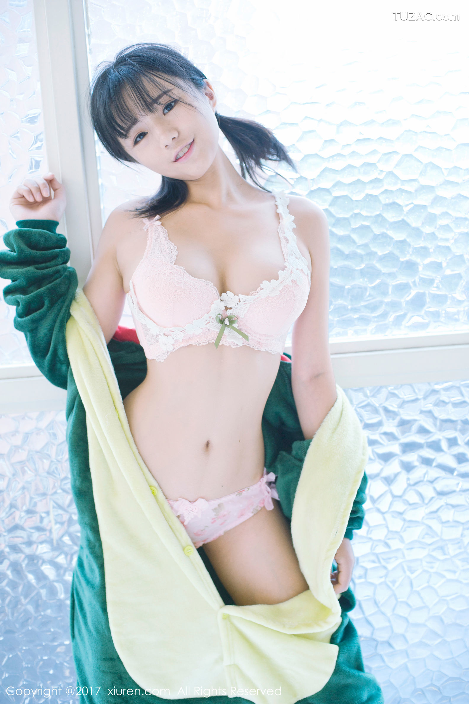 XiuRen秀人网-831-仓井优香-《小草莓小号系列和小恐龙睡袍》-2017.10.17