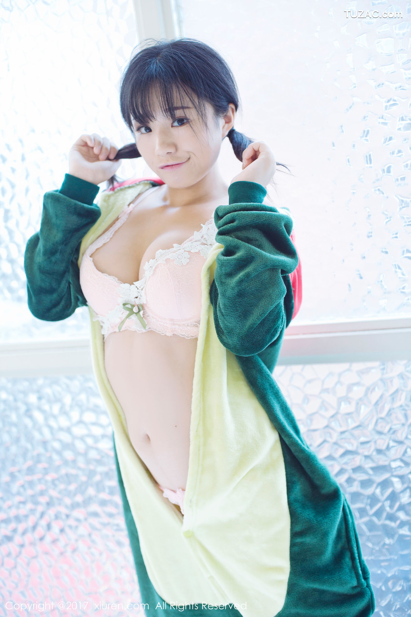 XiuRen秀人网-831-仓井优香-《小草莓小号系列和小恐龙睡袍》-2017.10.17