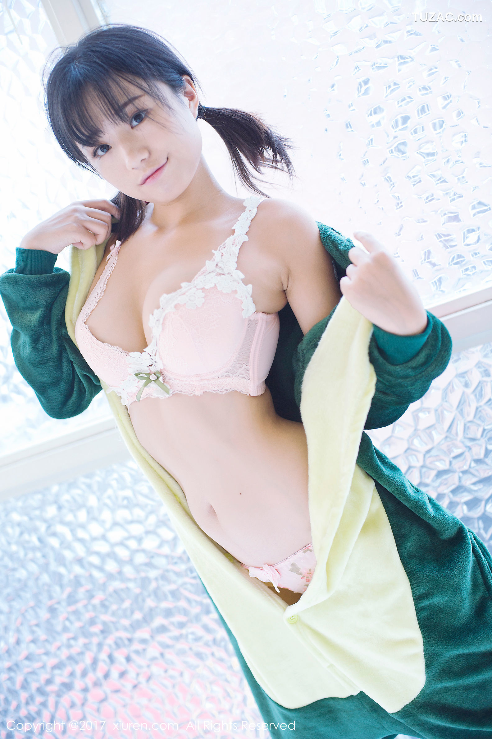 XiuRen秀人网-831-仓井优香-《小草莓小号系列和小恐龙睡袍》-2017.10.17