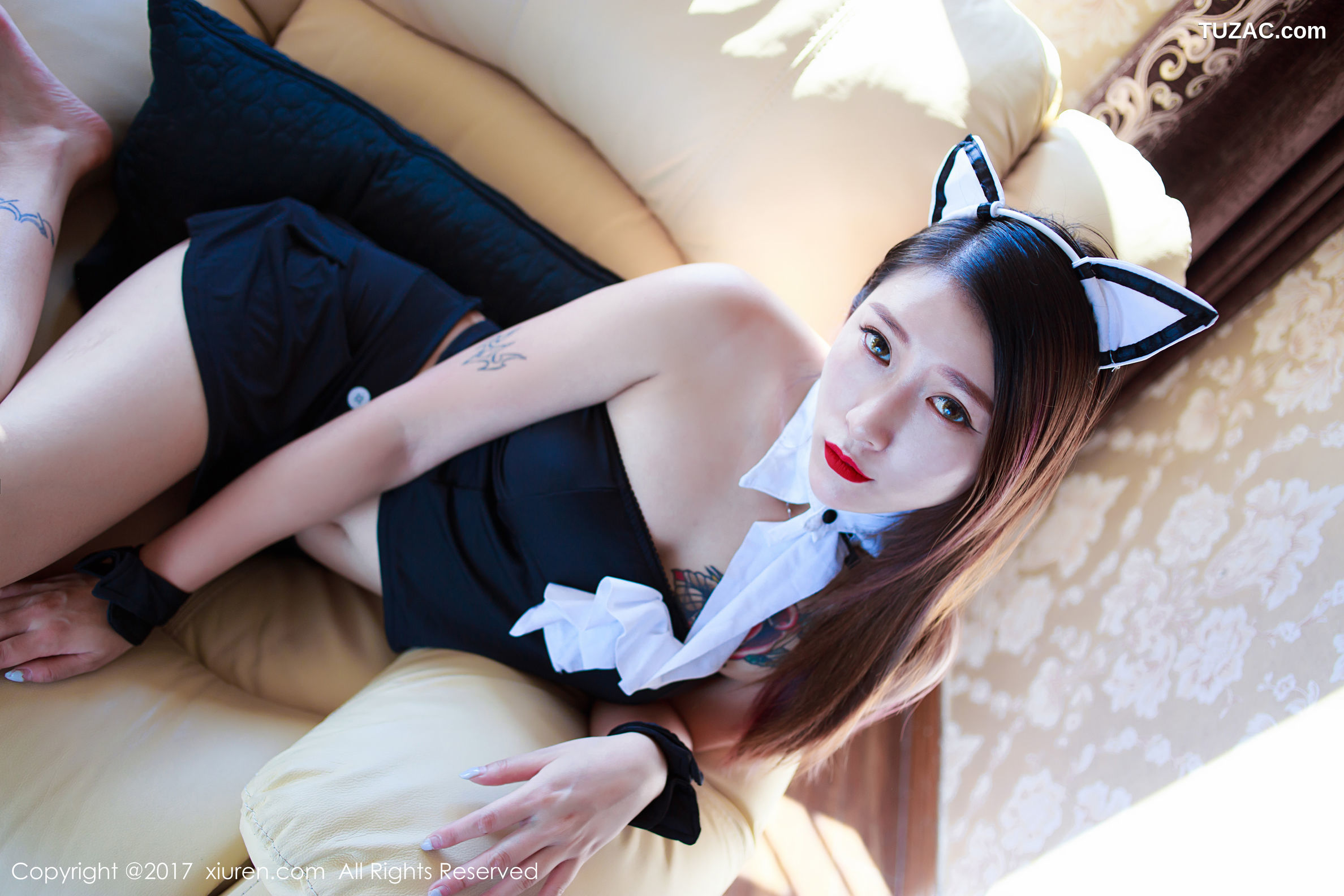 XiuRen秀人网-843-杜花花-《乖巧猫耳女仆装-高开叉死库水》-2017.11.02