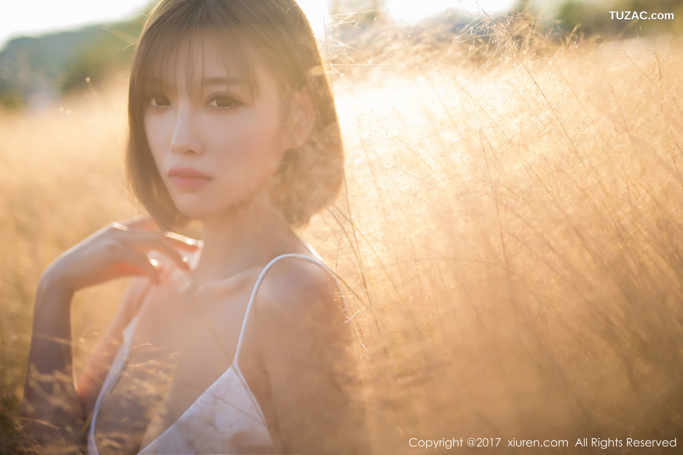 XiuRen秀人网-847-杨晨晨-甜美女神-《性感室外写真》-2017.11.08