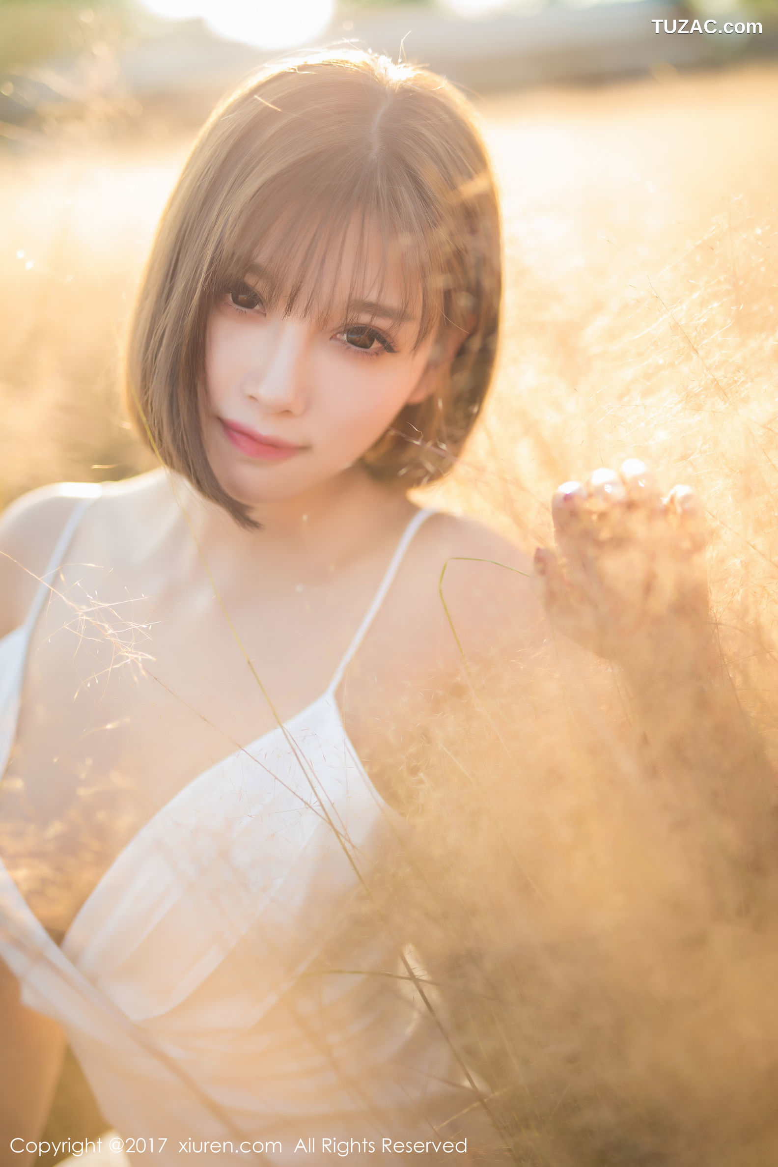 XiuRen秀人网-847-杨晨晨-甜美女神-《性感室外写真》-2017.11.08