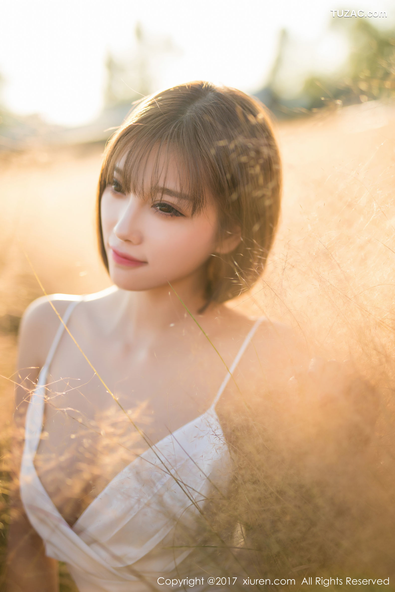 XiuRen秀人网-847-杨晨晨-甜美女神-《性感室外写真》-2017.11.08