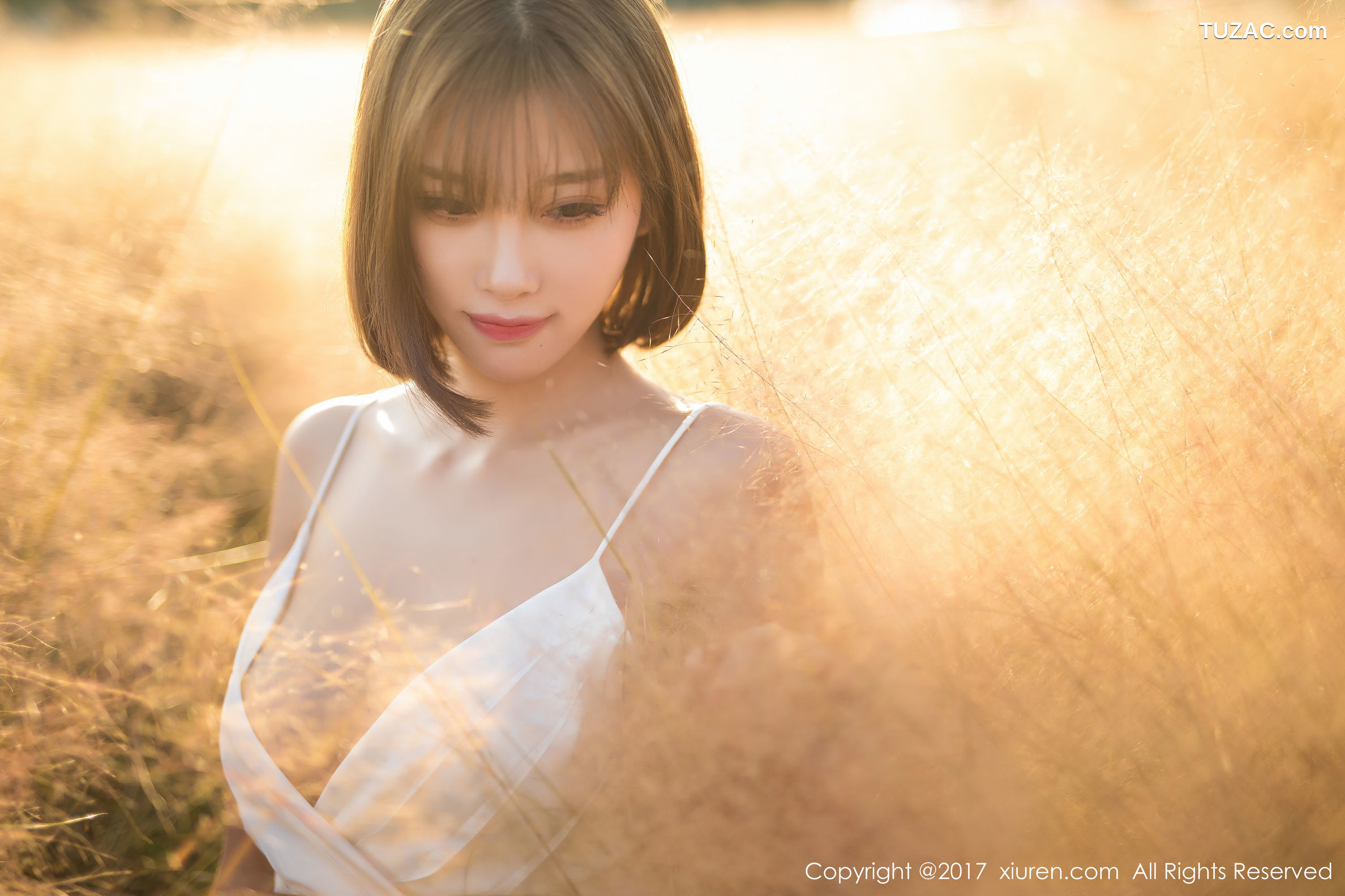 XiuRen秀人网-847-杨晨晨-甜美女神-《性感室外写真》-2017.11.08